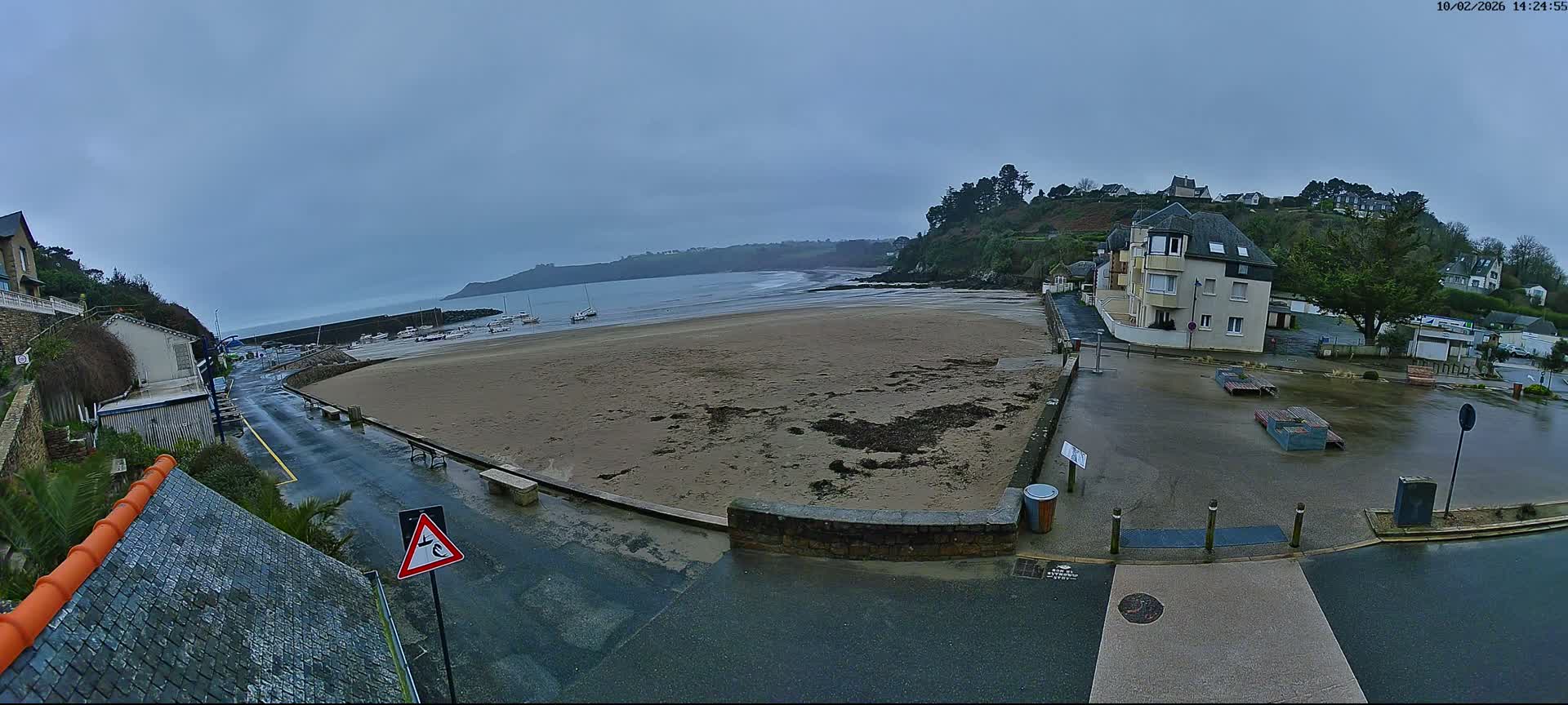 Plouezec, Bréhec Coast Live Cam - Guingamp, Côtes-d'Armor, Bretagne, France