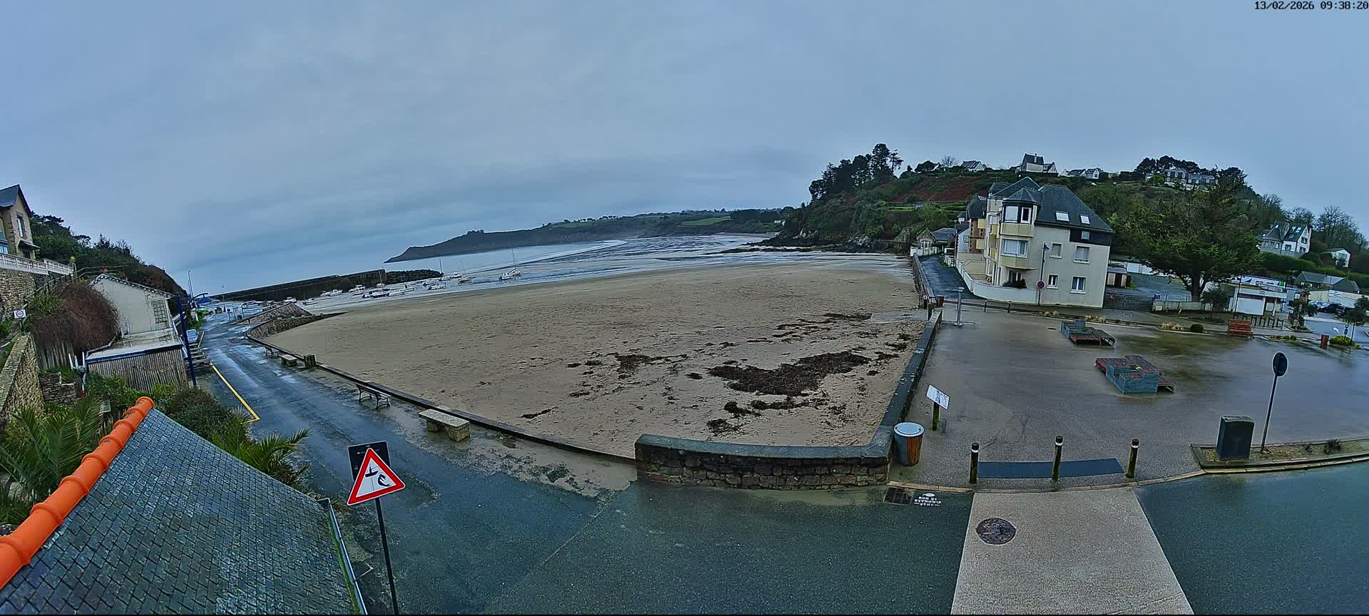 Plouezec, Bréhec Coast Live Cam - Guingamp, Côtes-d'Armor, Bretagne, France