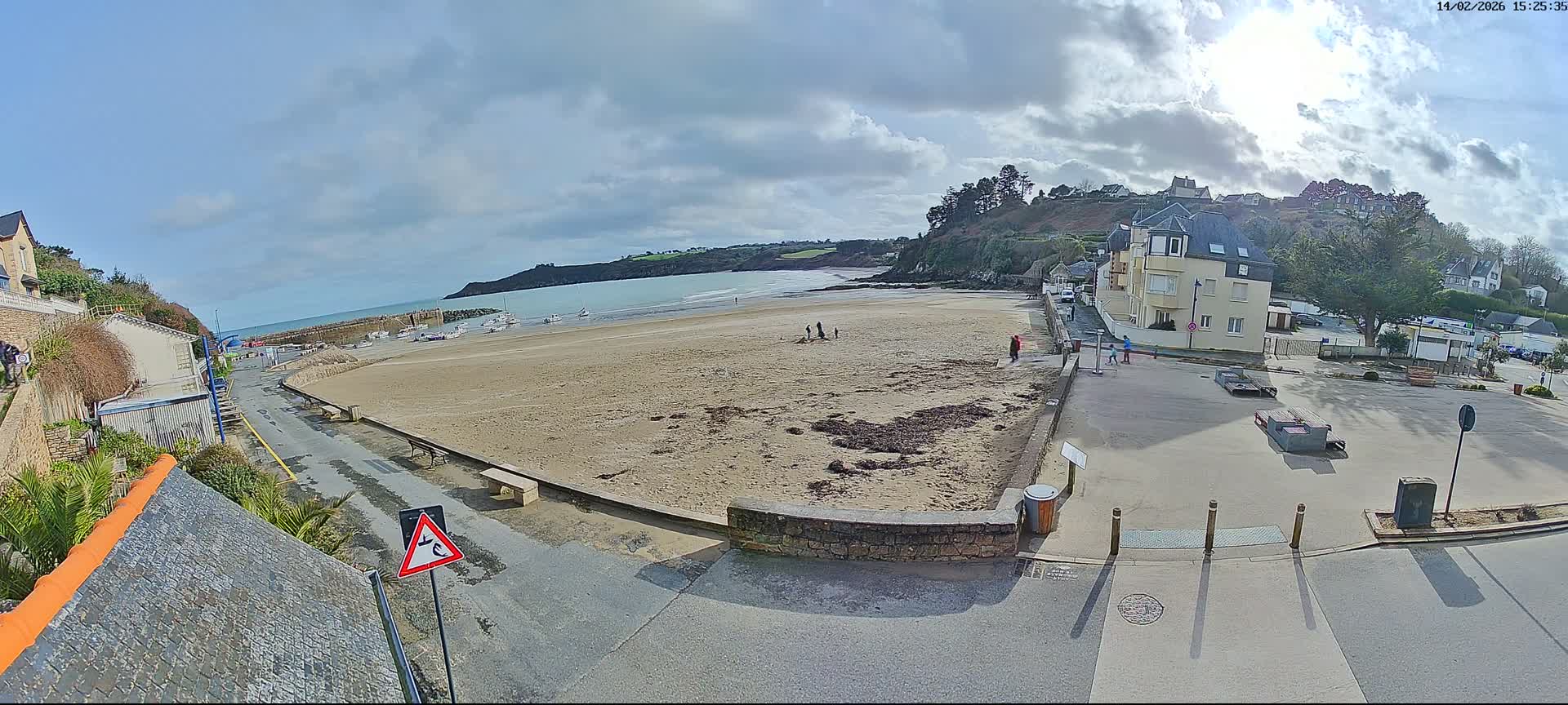 Plouezec, Bréhec Coast Live Cam - Guingamp, Côtes-d'Armor, Bretagne, France