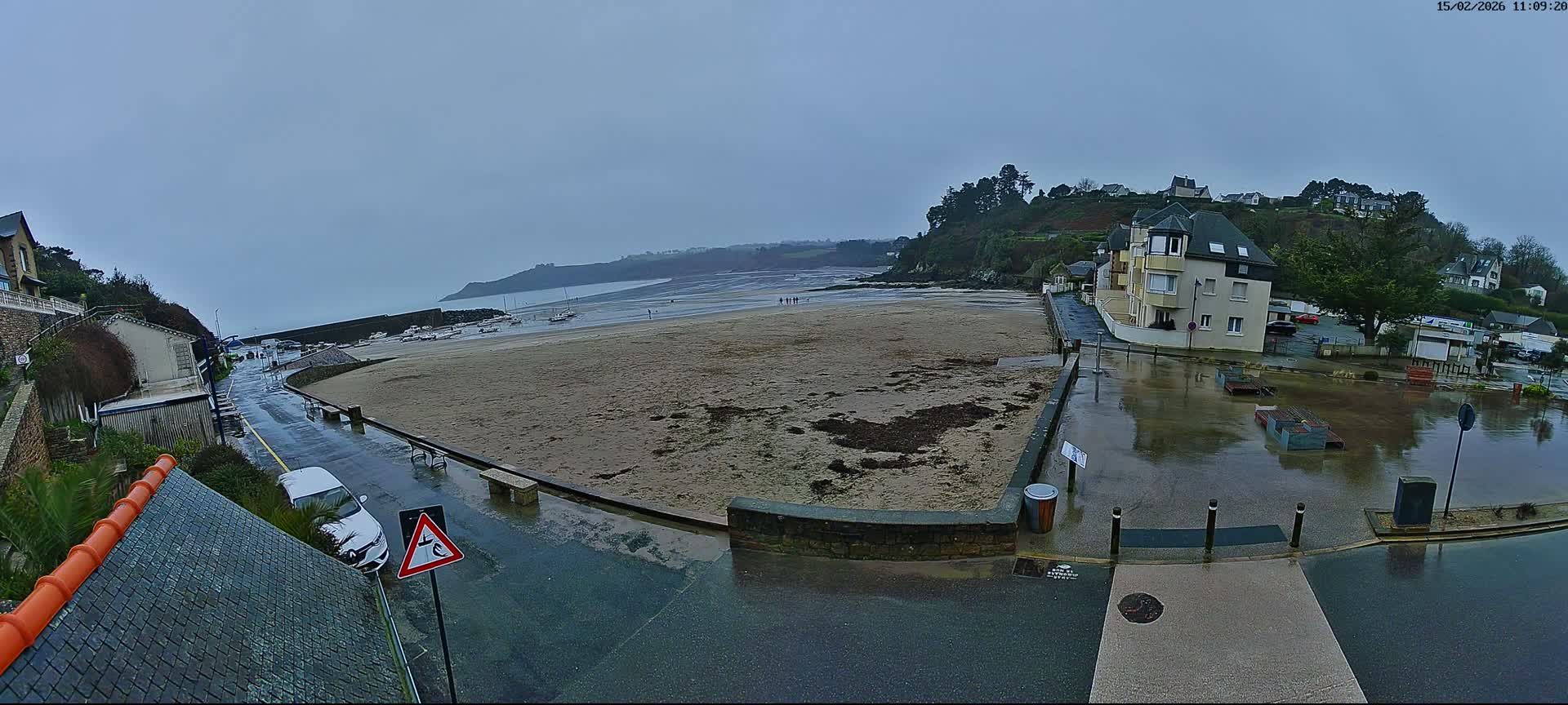 Plouezec, Bréhec Coast Live Cam - Guingamp, Côtes-d'Armor, Bretagne, France