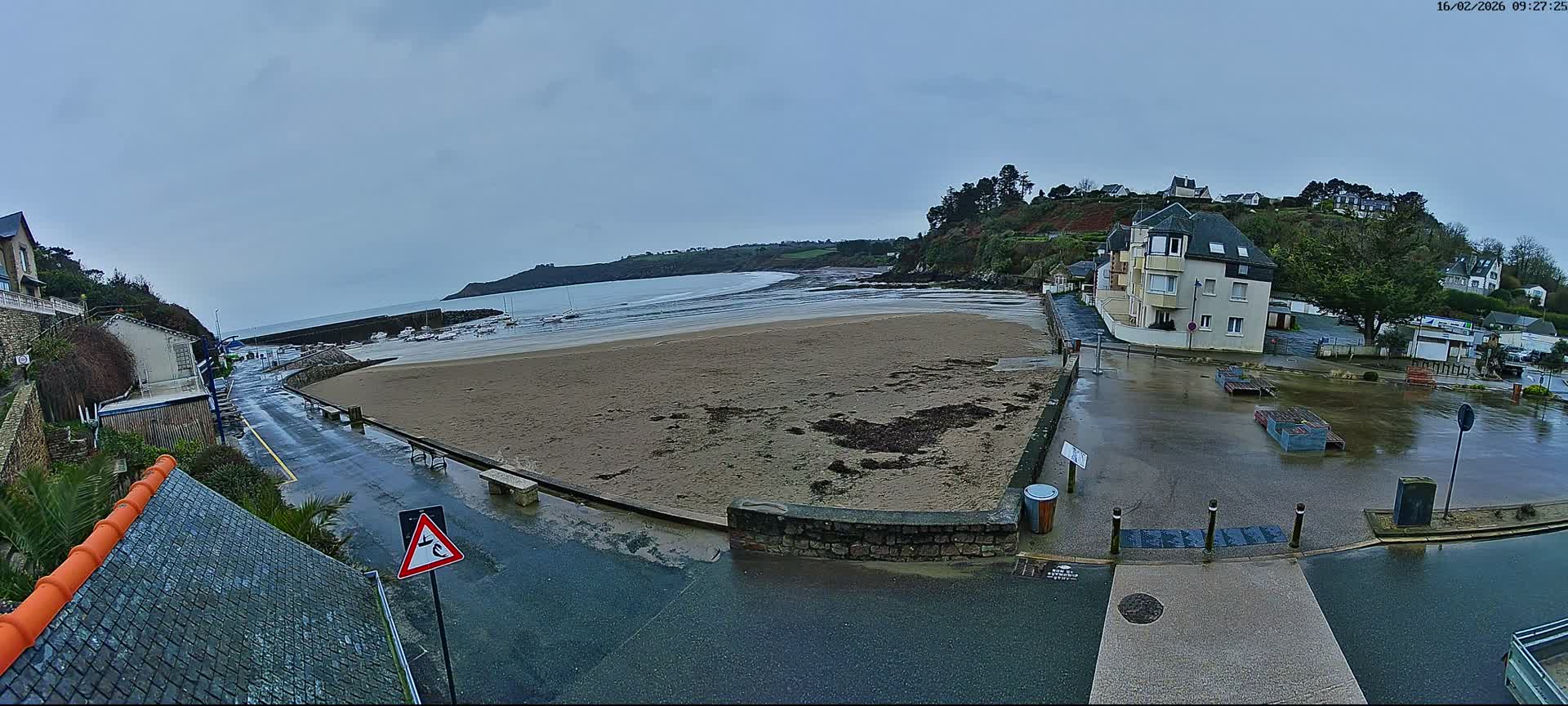 Plouezec, Bréhec Coast Live Cam - Guingamp, Côtes-d'Armor, Bretagne, France