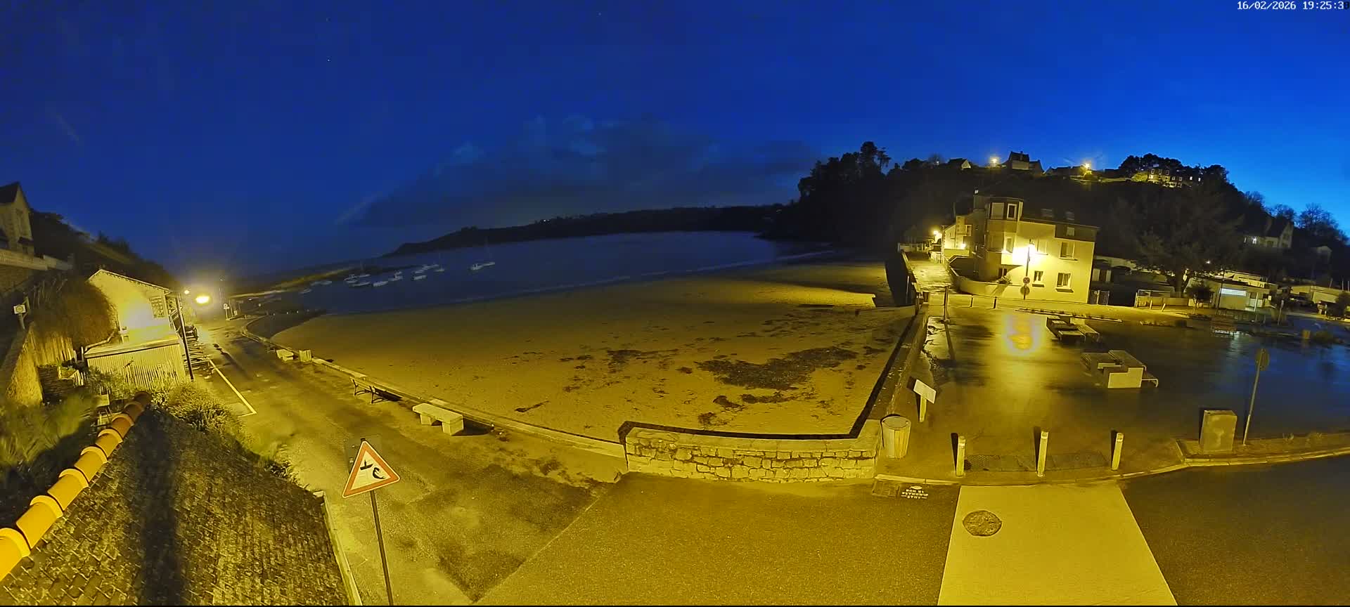 Plouezec, Bréhec Coast Live Cam - Guingamp, Côtes-d'Armor, Bretagne, France