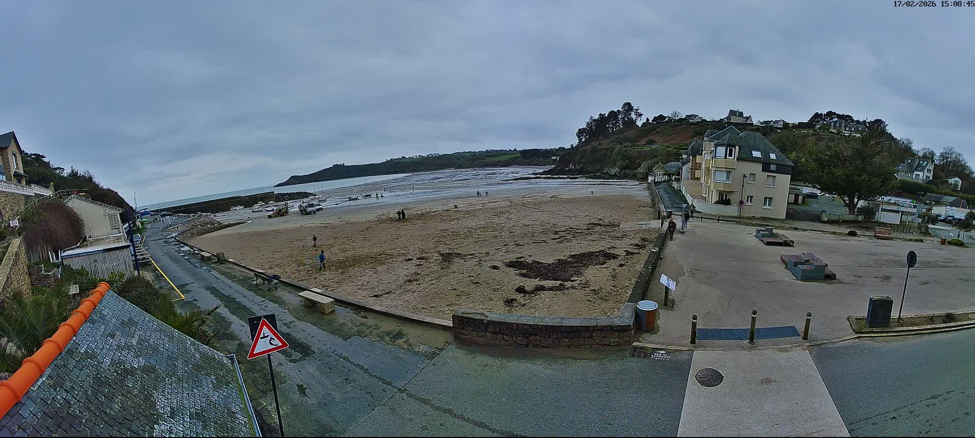 Plouezec, Bréhec Coast Live Cam - Guingamp, Côtes-d'Armor, Bretagne, France