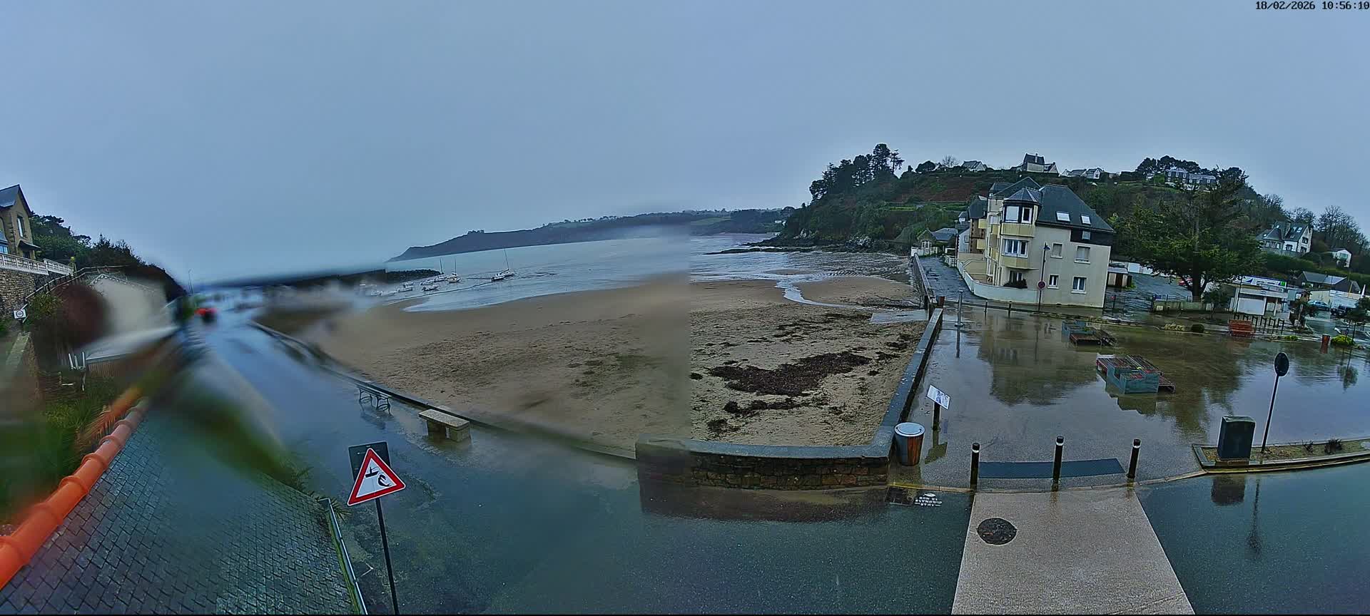 Plouezec, Bréhec Coast Live Cam - Guingamp, Côtes-d'Armor, Bretagne, France