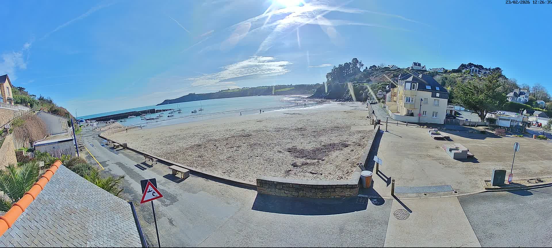 Plouezec, Bréhec Coast Live Cam - Guingamp, Côtes-d'Armor, Bretagne, France