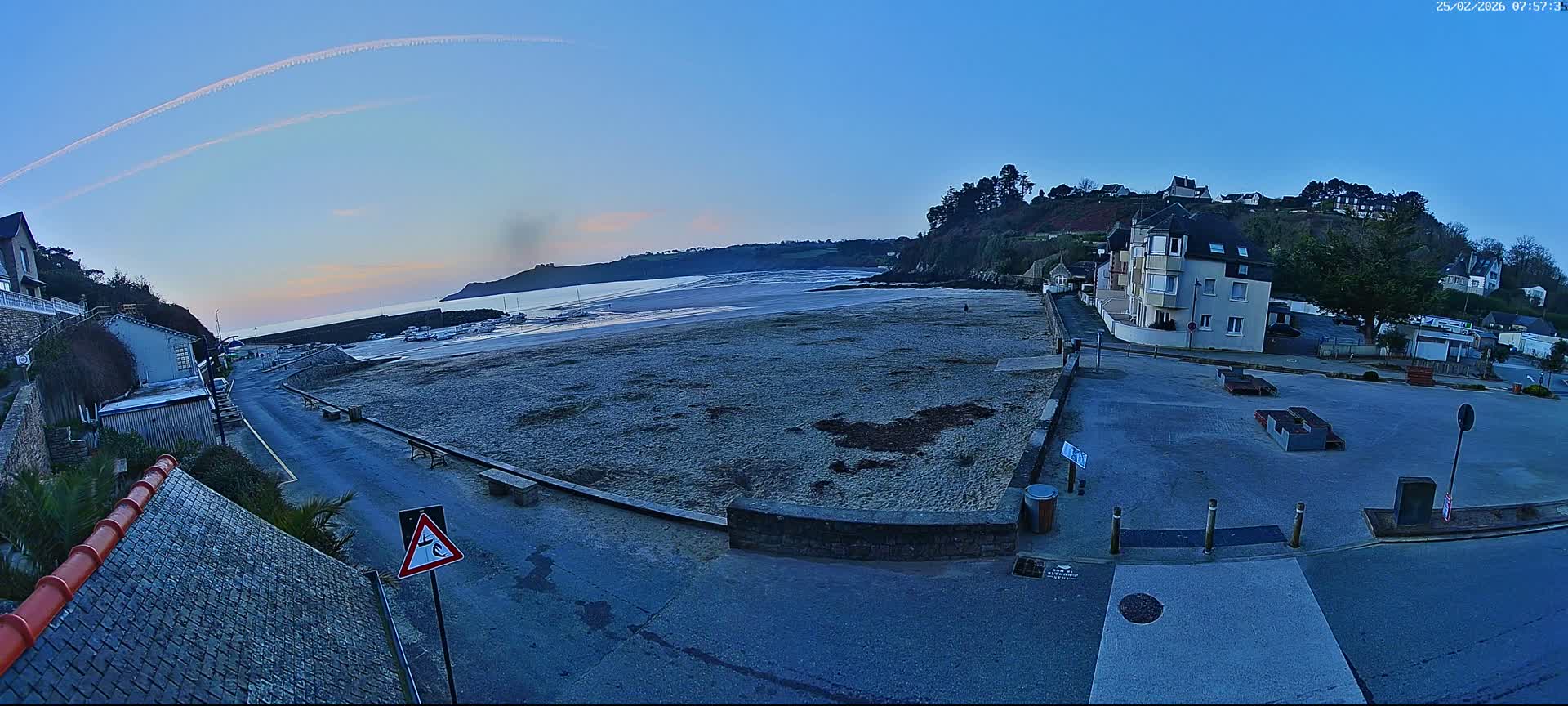 Plouezec, Bréhec Coast Live Cam - Guingamp, Côtes-d'Armor, Bretagne, France