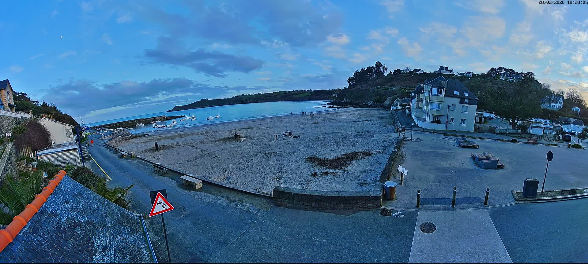 Plouezec, Bréhec Coast Live Cam - Guingamp, Côtes-d'Armor, Bretagne, France