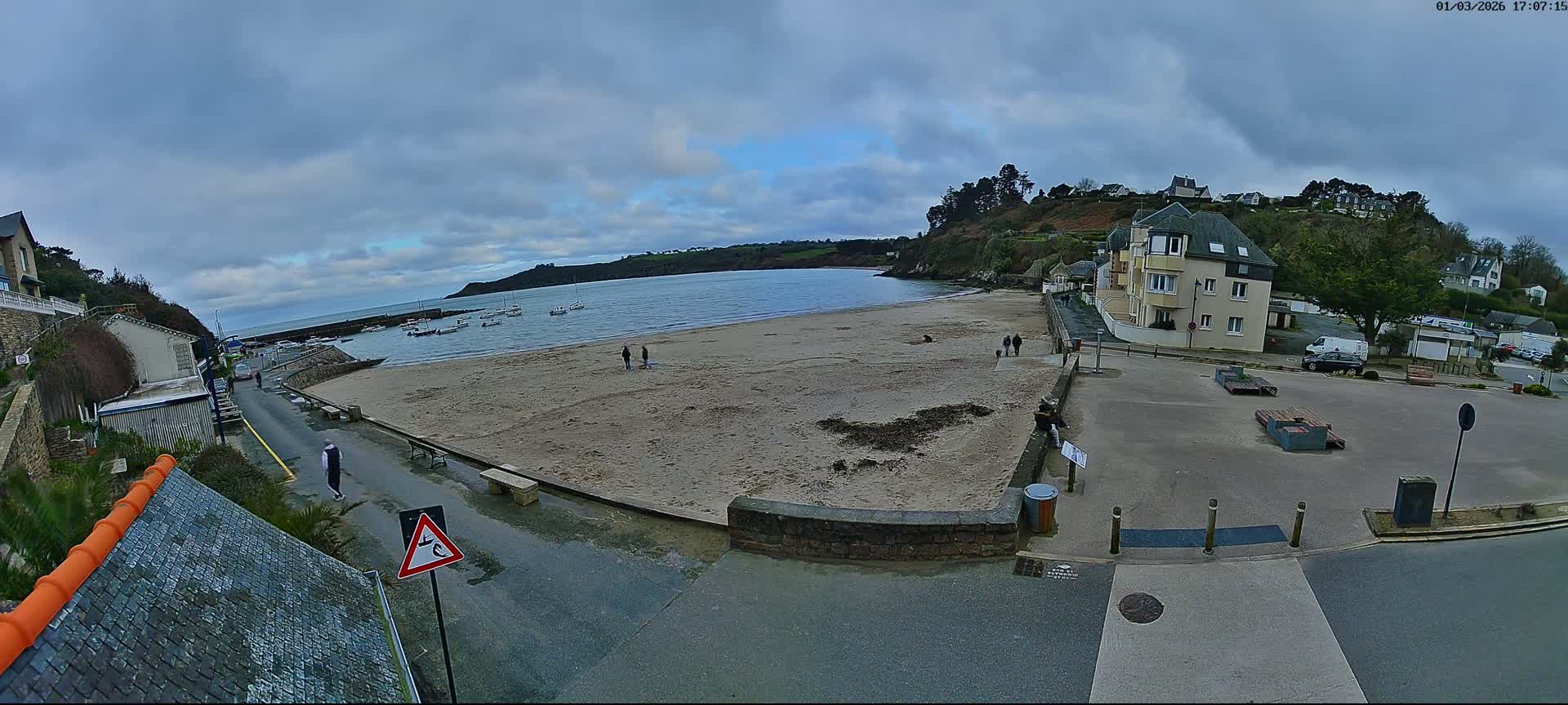 Plouezec, Bréhec Coast Live Cam - Guingamp, Côtes-d'Armor, Bretagne, France