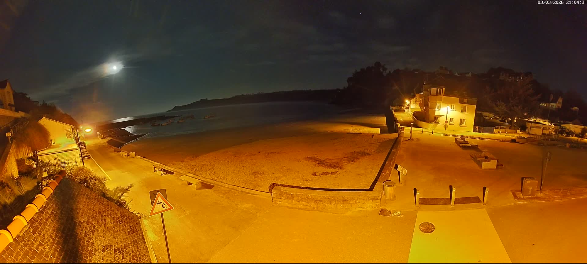 Plouezec, Bréhec Coast Live Cam - Guingamp, Côtes-d'Armor, Bretagne, France