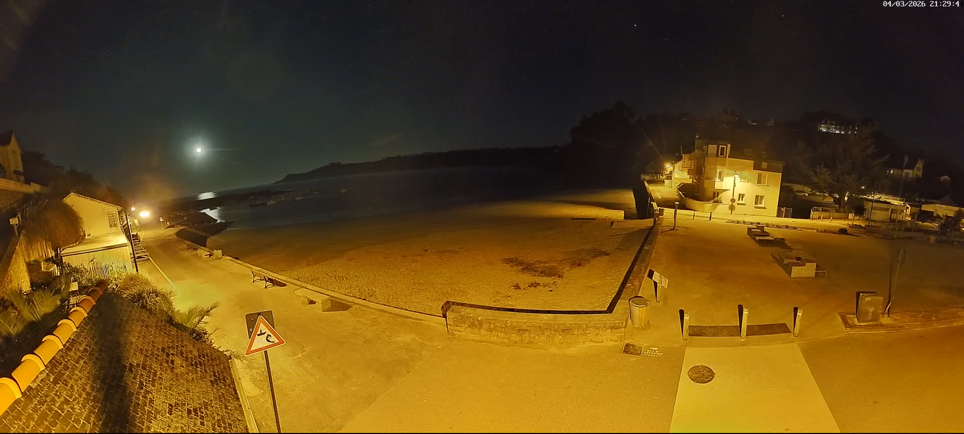 Plouezec, Bréhec Coast Live Cam - Guingamp, Côtes-d'Armor, Bretagne, France