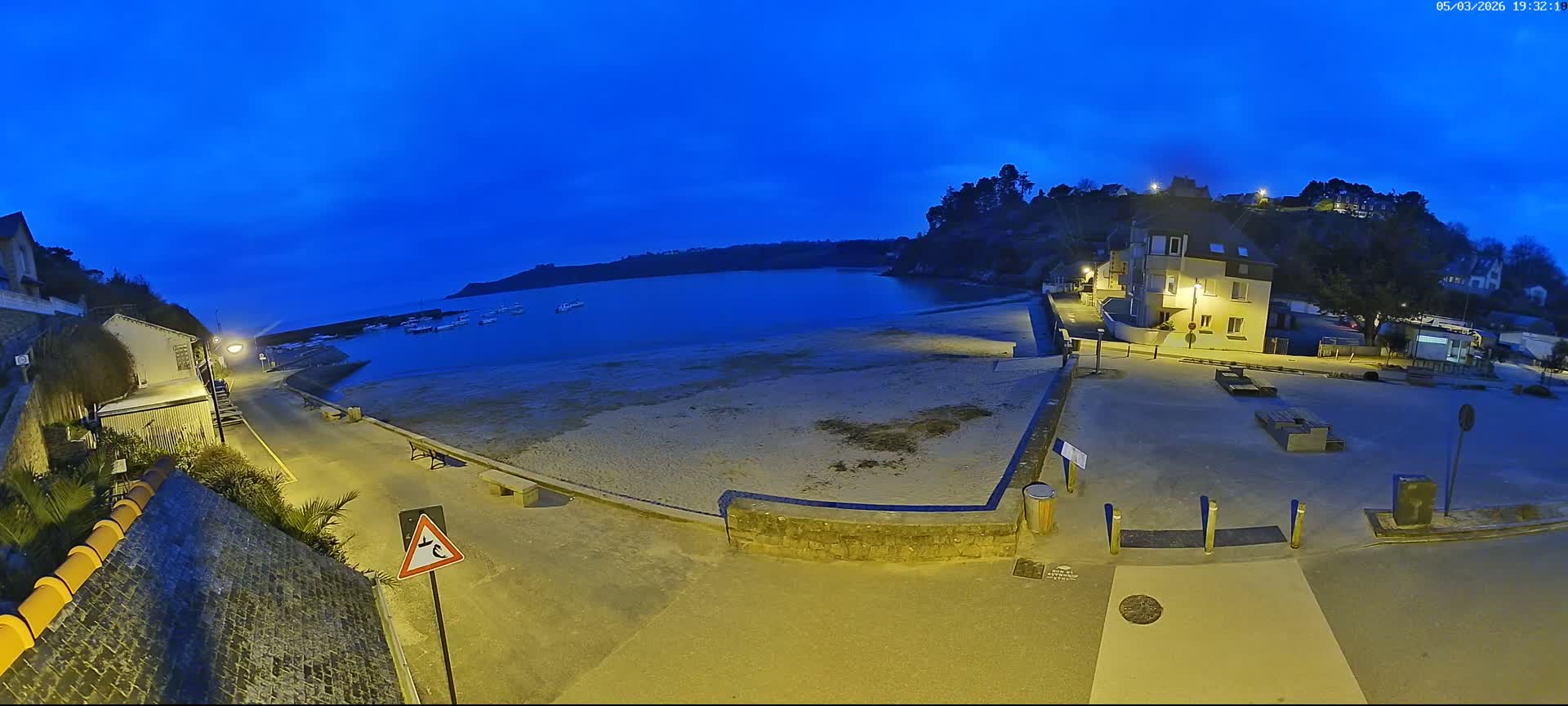 Plouezec, Bréhec Coast Live Cam - Guingamp, Côtes-d'Armor, Bretagne, France