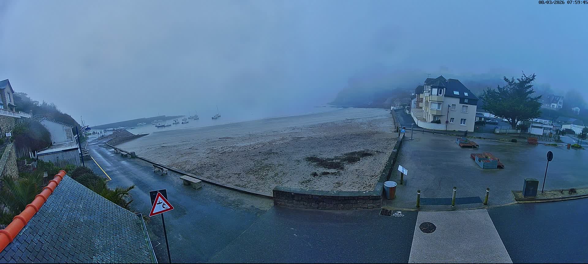 Plouezec, Bréhec Coast Live Cam - Guingamp, Côtes-d'Armor, Bretagne, France