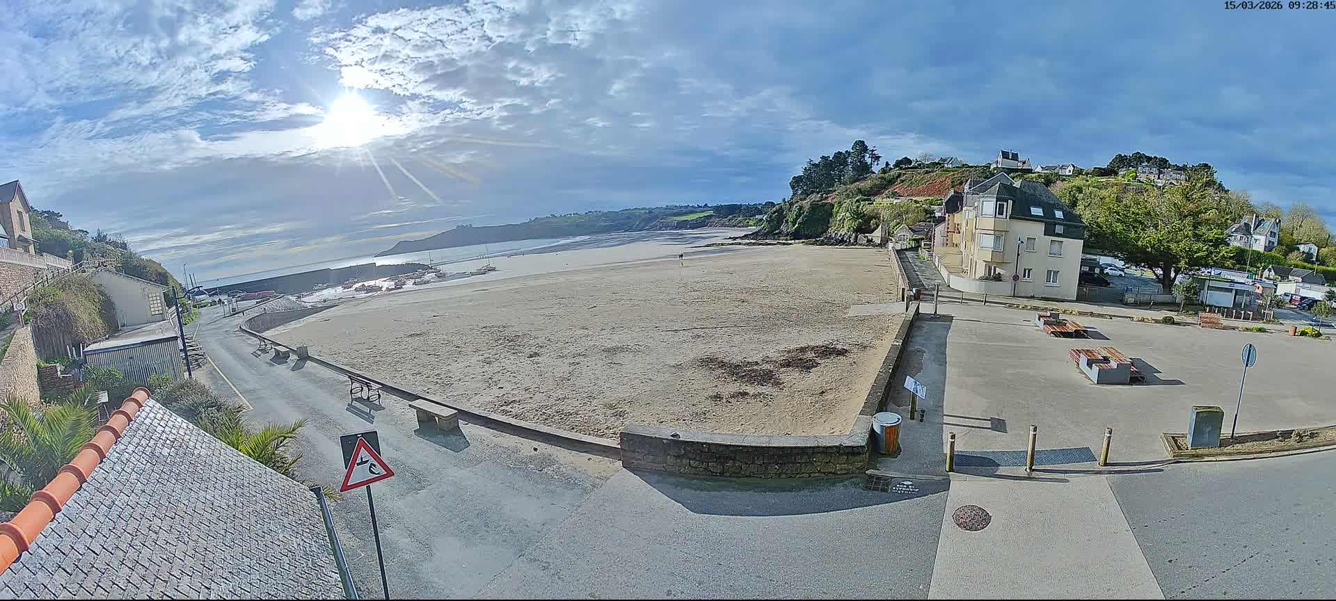 Plouezec, Bréhec Coast Live Cam - Guingamp, Côtes-d'Armor, Bretagne, France