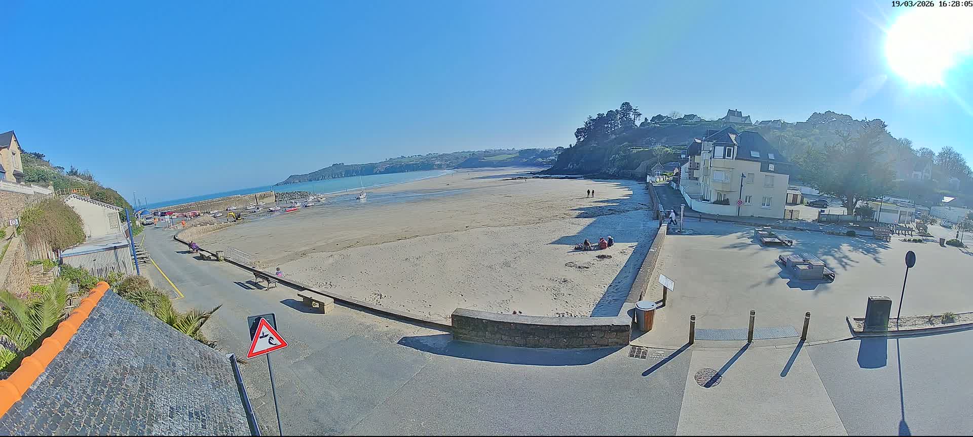 Plouezec, Bréhec Coast Live Cam - Guingamp, Côtes-d'Armor, Bretagne, France
