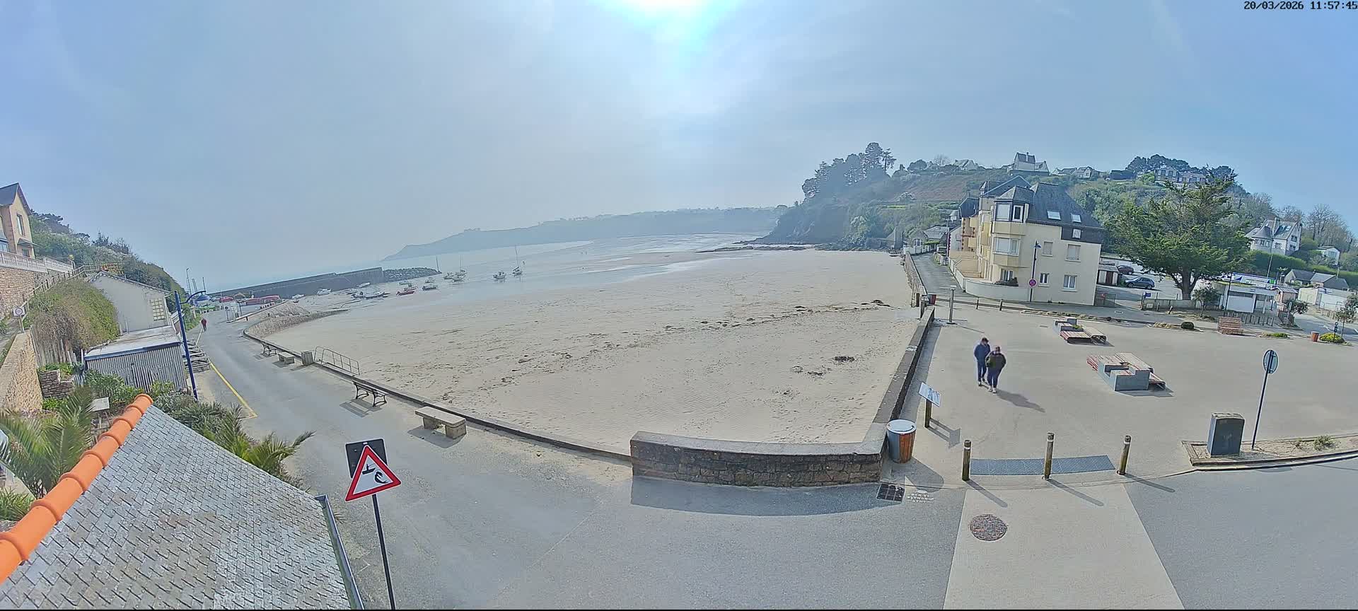 Plouezec, Bréhec Coast Live Cam - Guingamp, Côtes-d'Armor, Bretagne, France