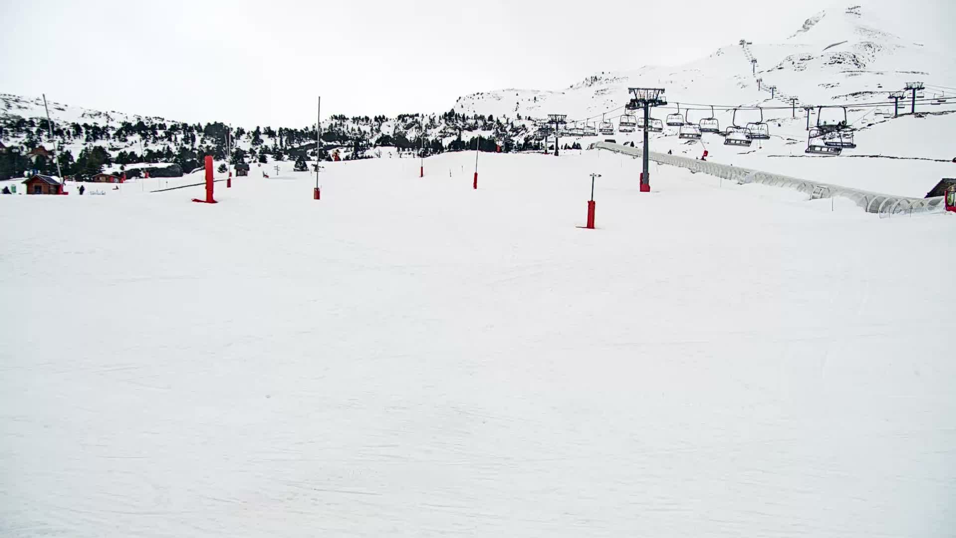 La Pierre-Saint-Martin Ski Slopes Live Cam - Arette, Pyrenees-Atlantiques, Nouvelle-Aquitaine, France