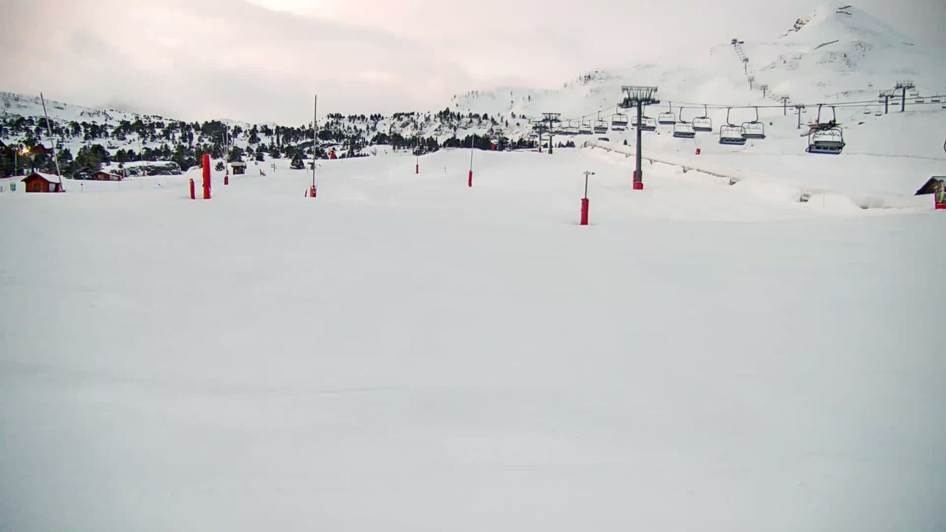 La Pierre-Saint-Martin Ski Slopes Live Cam - Arette, Pyrenees-Atlantiques, Nouvelle-Aquitaine, France