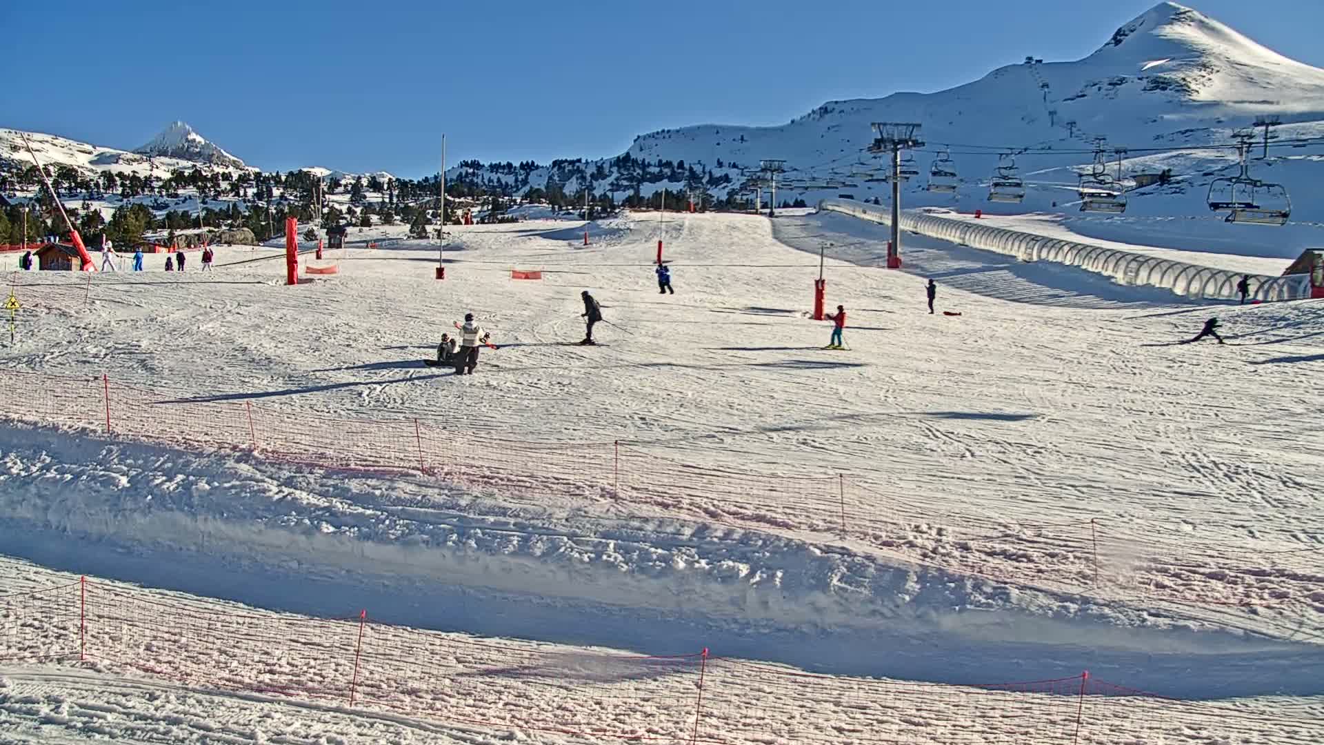 La Pierre-Saint-Martin Ski Slopes Live Cam - Arette, Pyrenees-Atlantiques, Nouvelle-Aquitaine, France