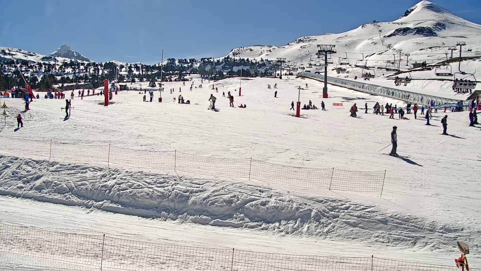 La Pierre-Saint-Martin Ski Slopes Live Cam - Arette, Pyrenees-Atlantiques, Nouvelle-Aquitaine, France