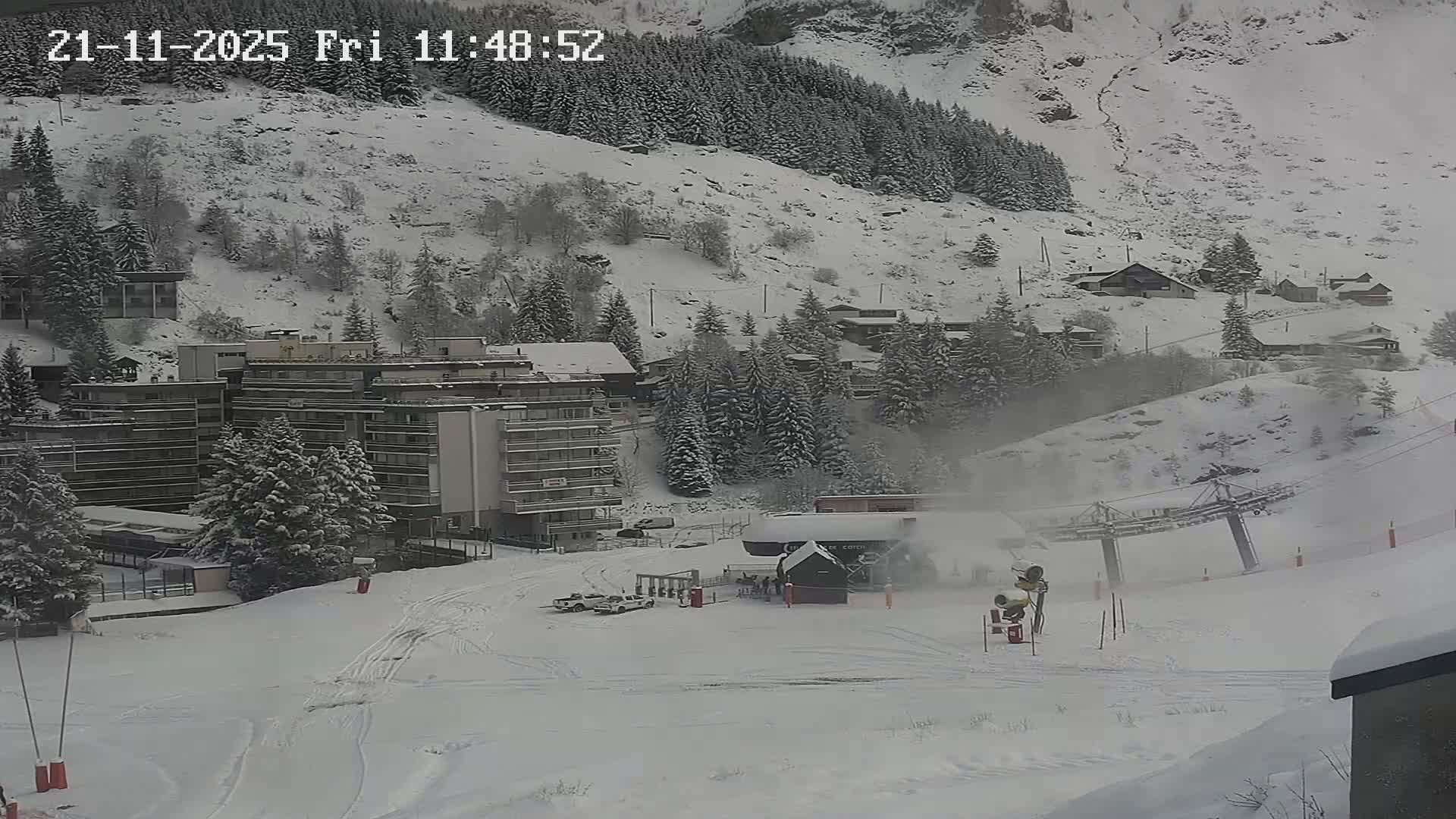 Gourette Ski Slopes & Hotels Area Live Cam - Eaux-Bonnes,  Pyrenees-Atlantiques, Nouvelle-Aquitaine, France