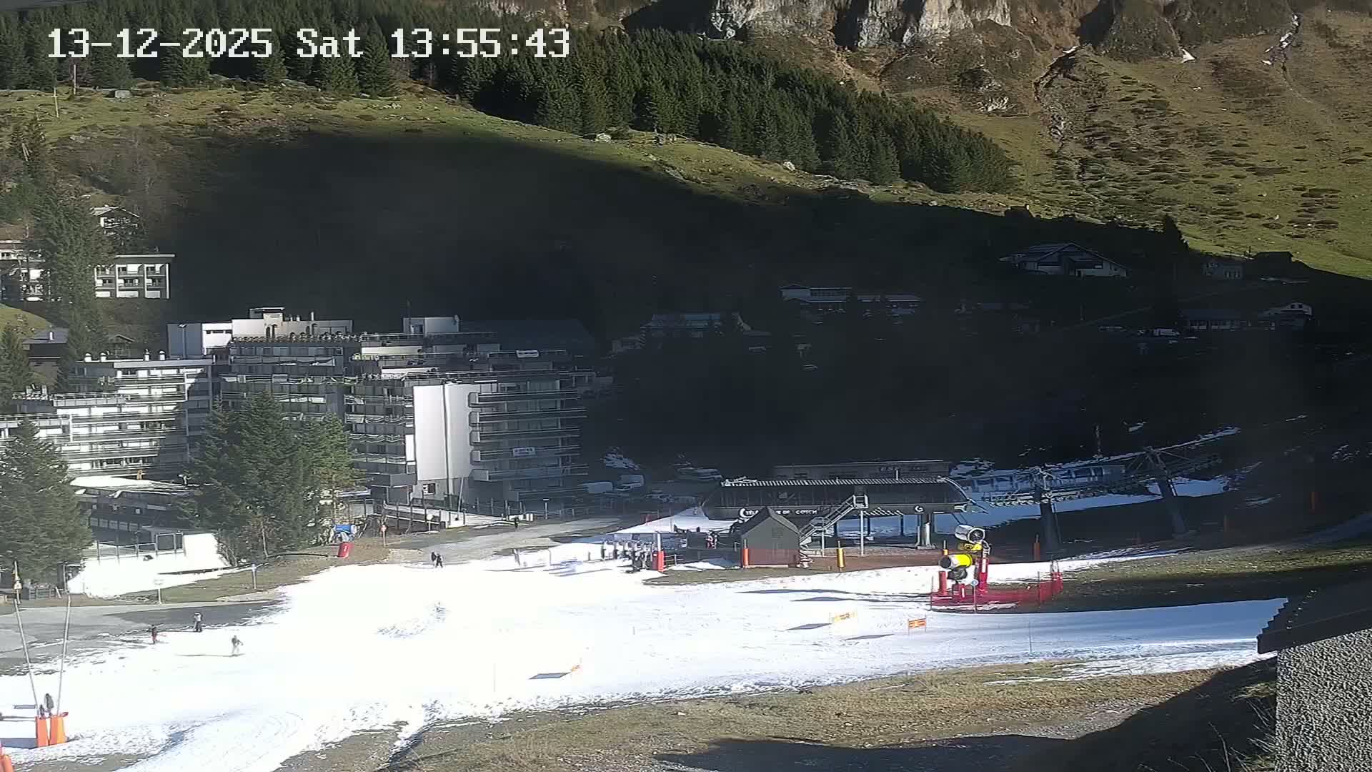 Gourette Ski Slopes & Hotels Area Live Cam - Eaux-Bonnes,  Pyrenees-Atlantiques, Nouvelle-Aquitaine, France