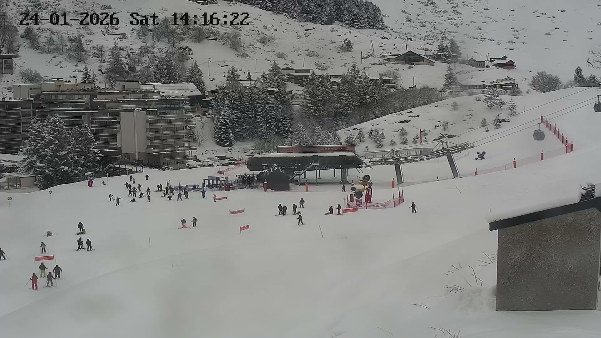 Gourette Ski Slopes & Hotels Area Live Cam - Eaux-Bonnes,  Pyrenees-Atlantiques, Nouvelle-Aquitaine, France
