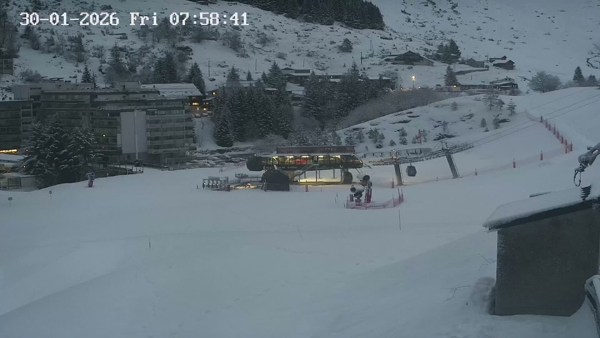 Gourette Ski Slopes & Hotels Area Live Cam - Eaux-Bonnes,  Pyrenees-Atlantiques, Nouvelle-Aquitaine, France