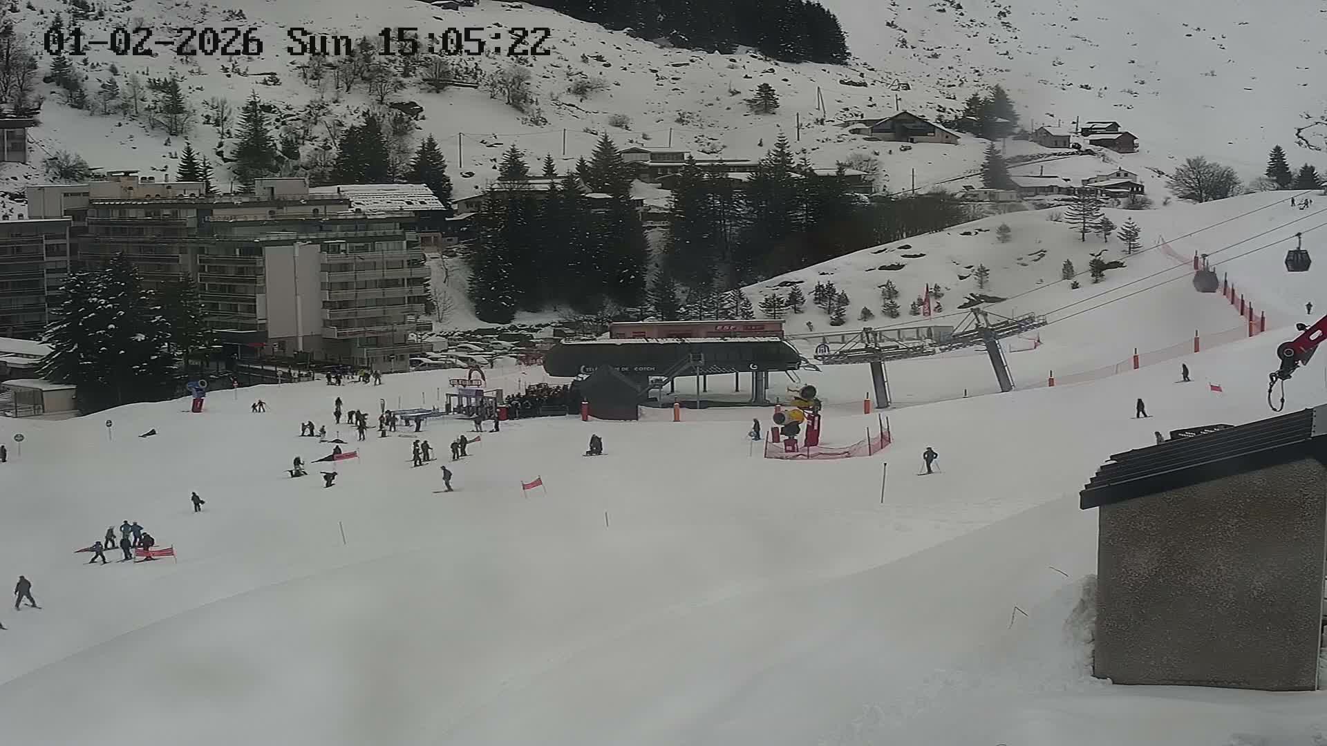 Gourette Ski Slopes & Hotels Area Live Cam - Eaux-Bonnes,  Pyrenees-Atlantiques, Nouvelle-Aquitaine, France