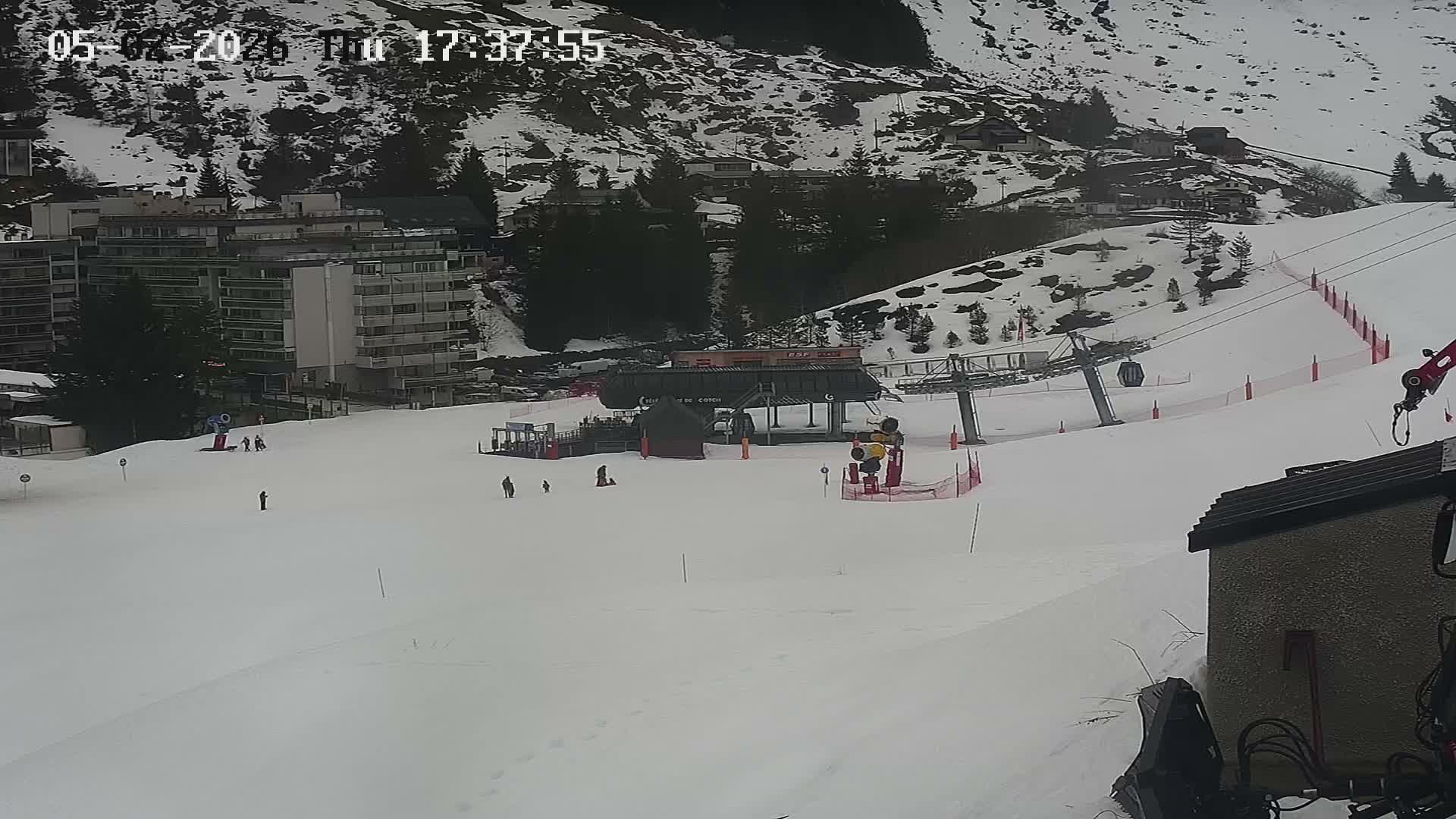 Gourette Ski Slopes & Hotels Area Live Cam - Eaux-Bonnes,  Pyrenees-Atlantiques, Nouvelle-Aquitaine, France
