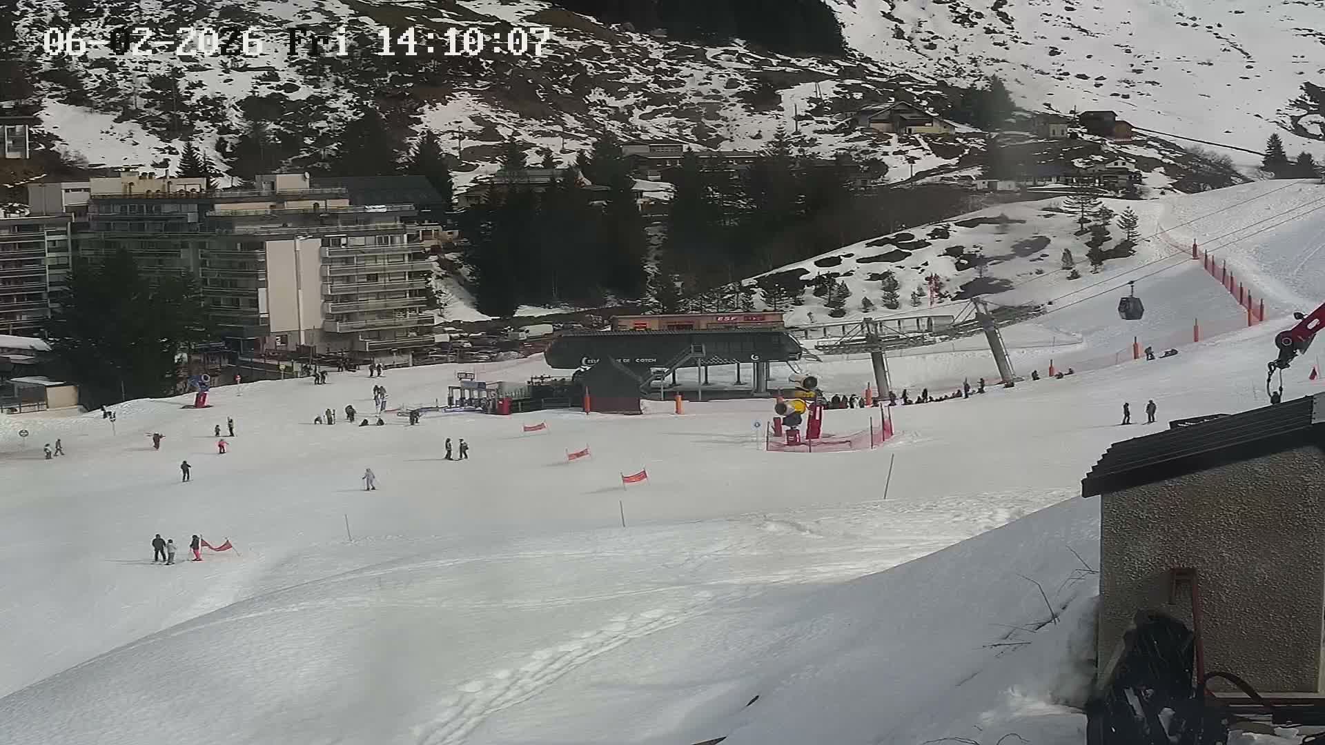 Gourette Ski Slopes & Hotels Area Live Cam - Eaux-Bonnes,  Pyrenees-Atlantiques, Nouvelle-Aquitaine, France