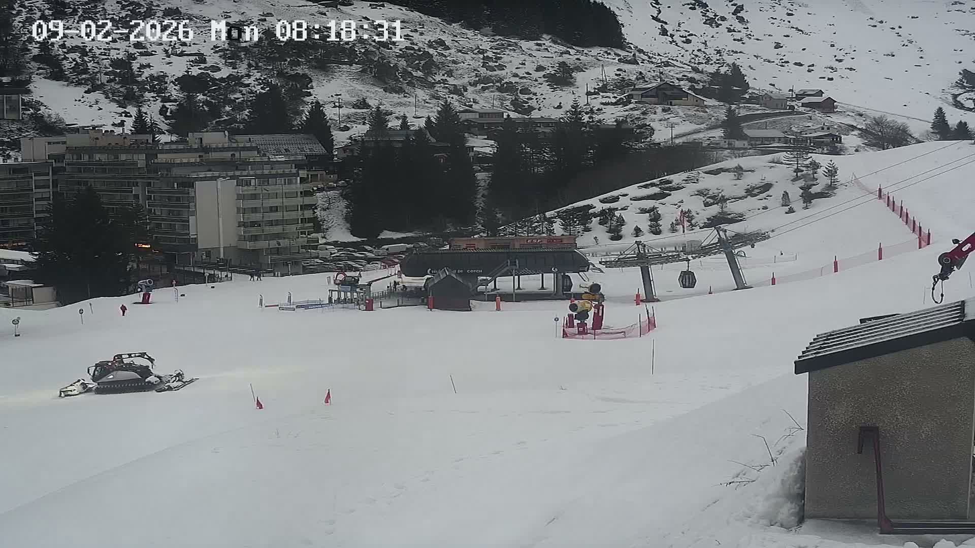 Gourette Ski Slopes & Hotels Area Live Cam - Eaux-Bonnes,  Pyrenees-Atlantiques, Nouvelle-Aquitaine, France