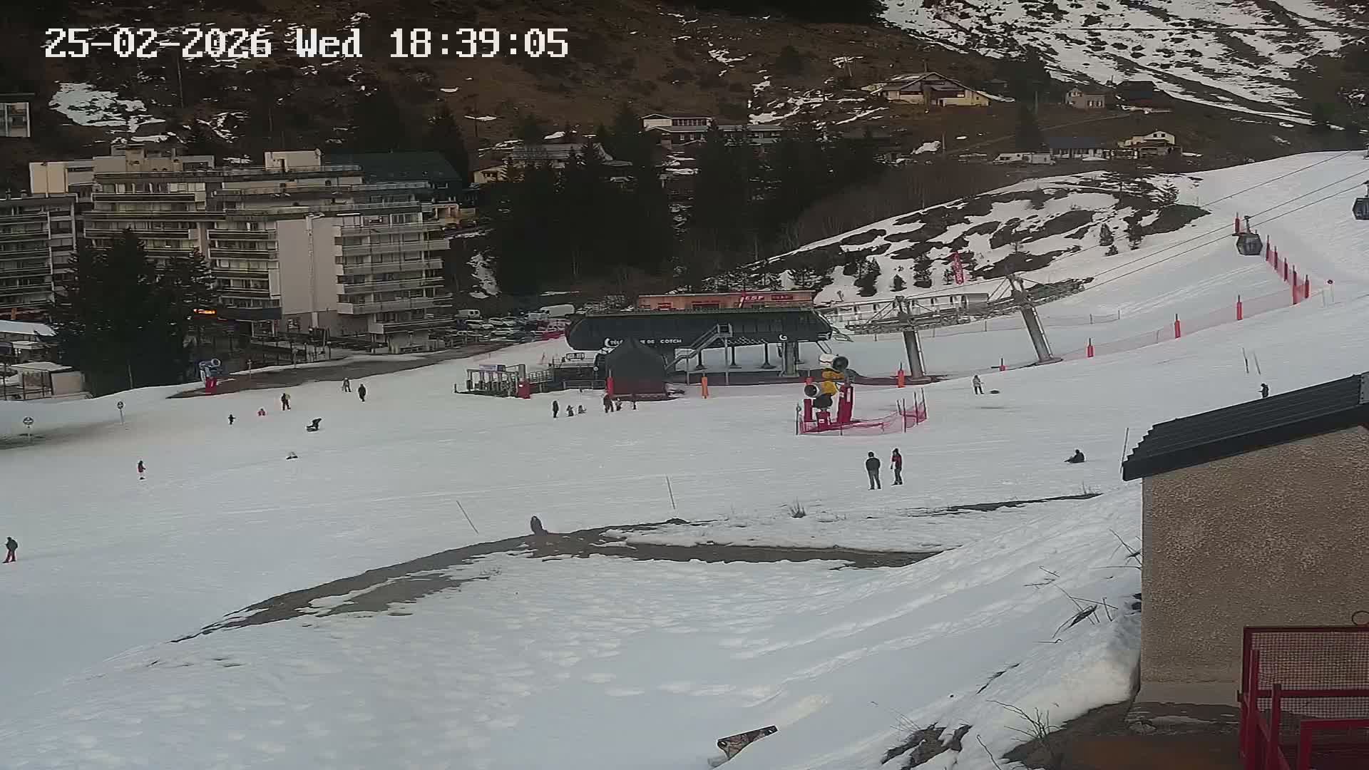Gourette Ski Slopes & Hotels Area Live Cam - Eaux-Bonnes,  Pyrenees-Atlantiques, Nouvelle-Aquitaine, France