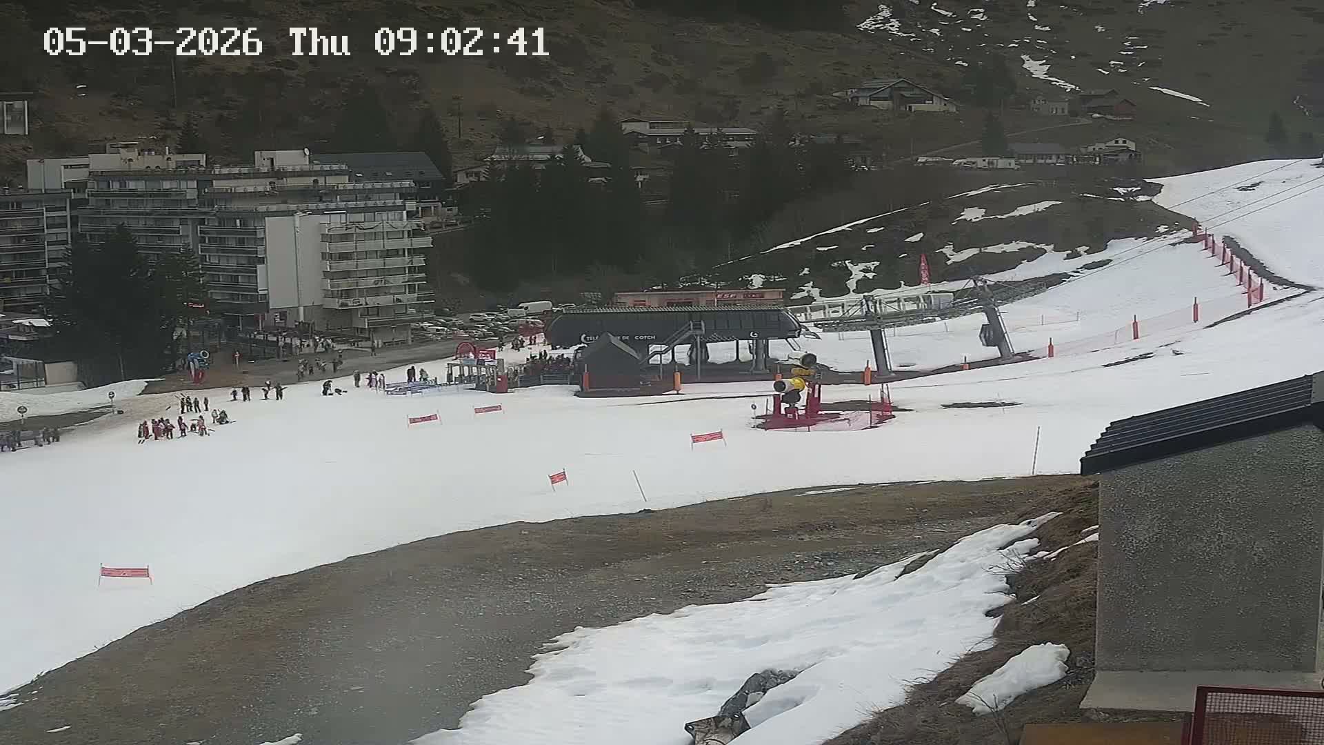 Gourette Ski Slopes & Hotels Area Live Cam - Eaux-Bonnes,  Pyrenees-Atlantiques, Nouvelle-Aquitaine, France