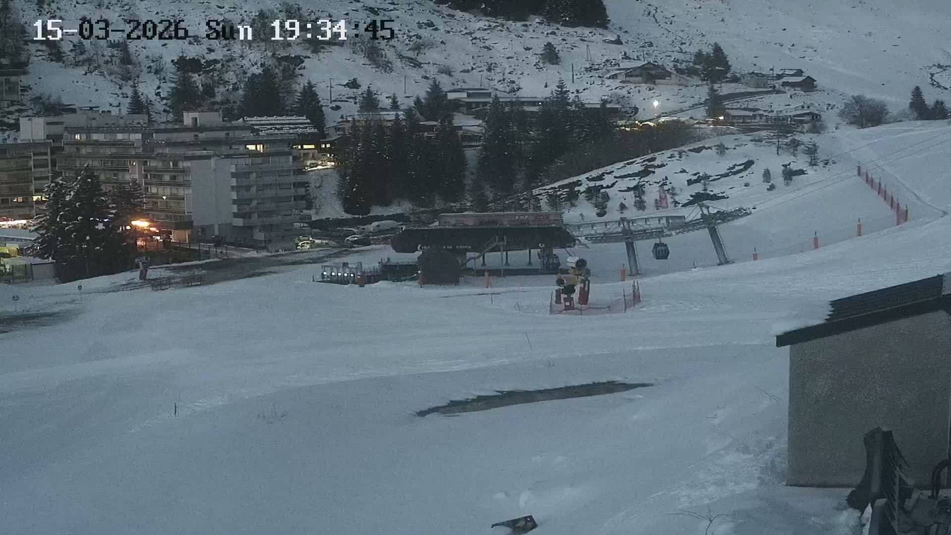 Gourette Ski Slopes & Hotels Area Live Cam - Eaux-Bonnes,  Pyrenees-Atlantiques, Nouvelle-Aquitaine, France
