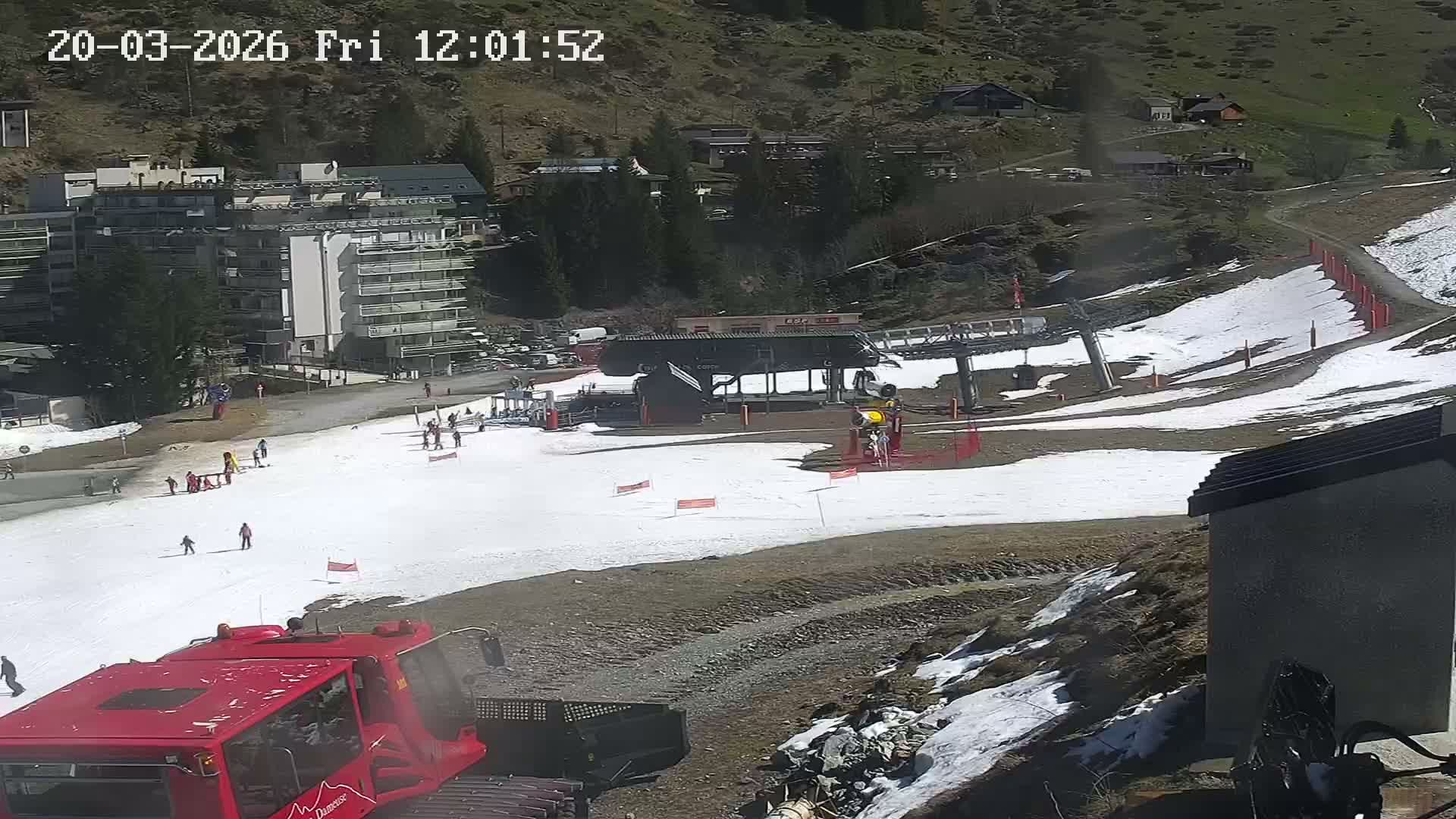 Gourette Ski Slopes & Hotels Area Live Cam - Eaux-Bonnes,  Pyrenees-Atlantiques, Nouvelle-Aquitaine, France