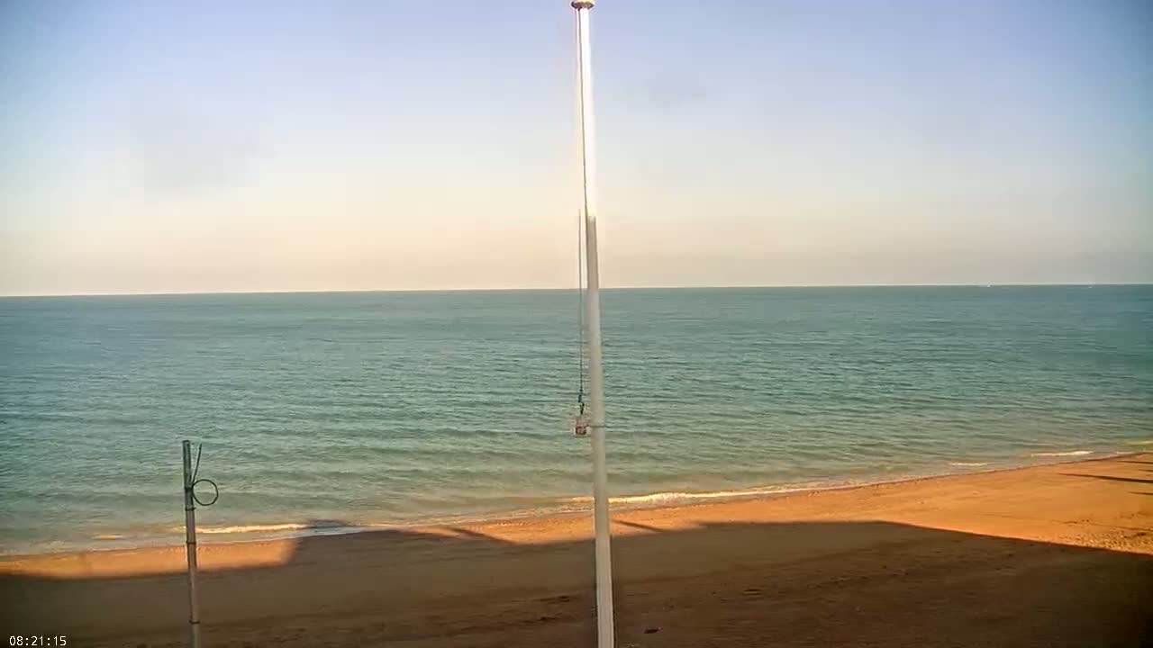 Plage de Jullouville Beach Live Cam - 	Avranches, Manche, Normandie, France