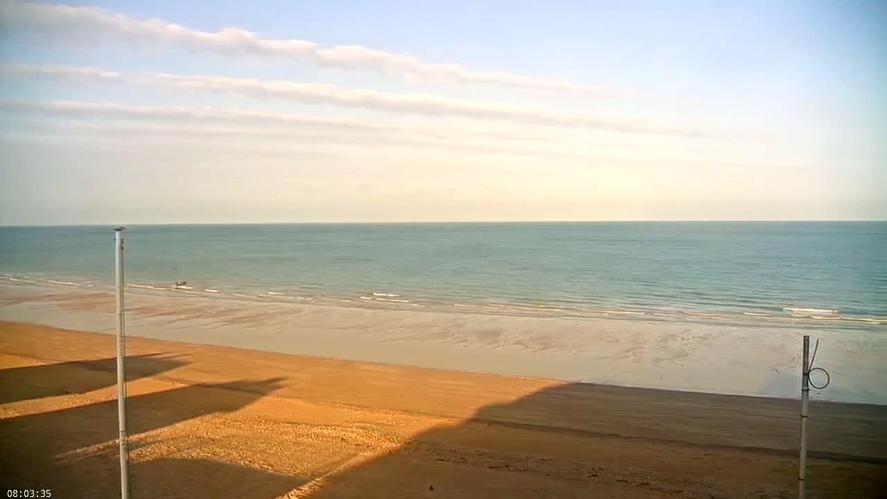 Plage de Jullouville Beach Live Cam - 	Avranches, Manche, Normandie, France
