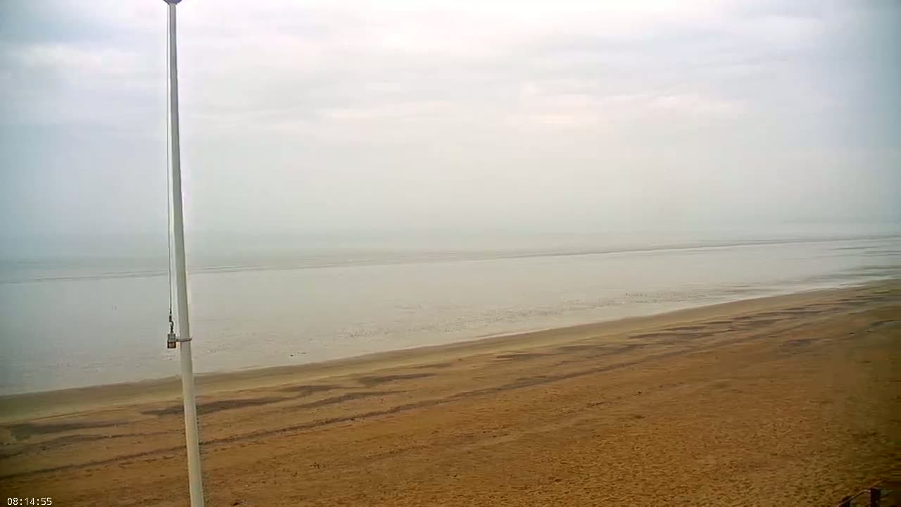 Plage de Jullouville Beach Live Cam - 	Avranches, Manche, Normandie, France