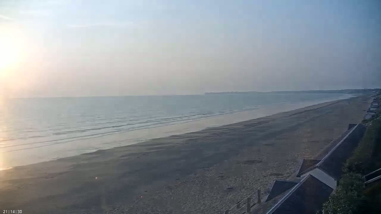 Plage de Jullouville Beach Live Cam - 	Avranches, Manche, Normandie, France