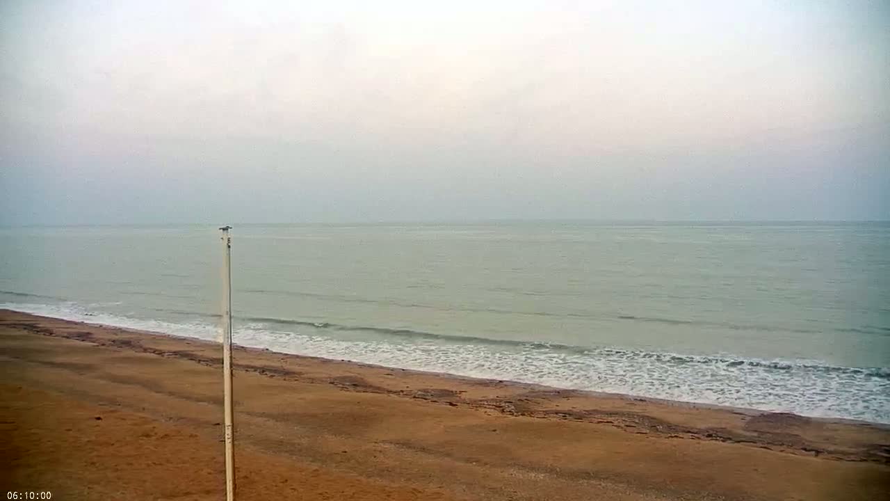 Plage de Jullouville Beach Live Cam - 	Avranches, Manche, Normandie, France