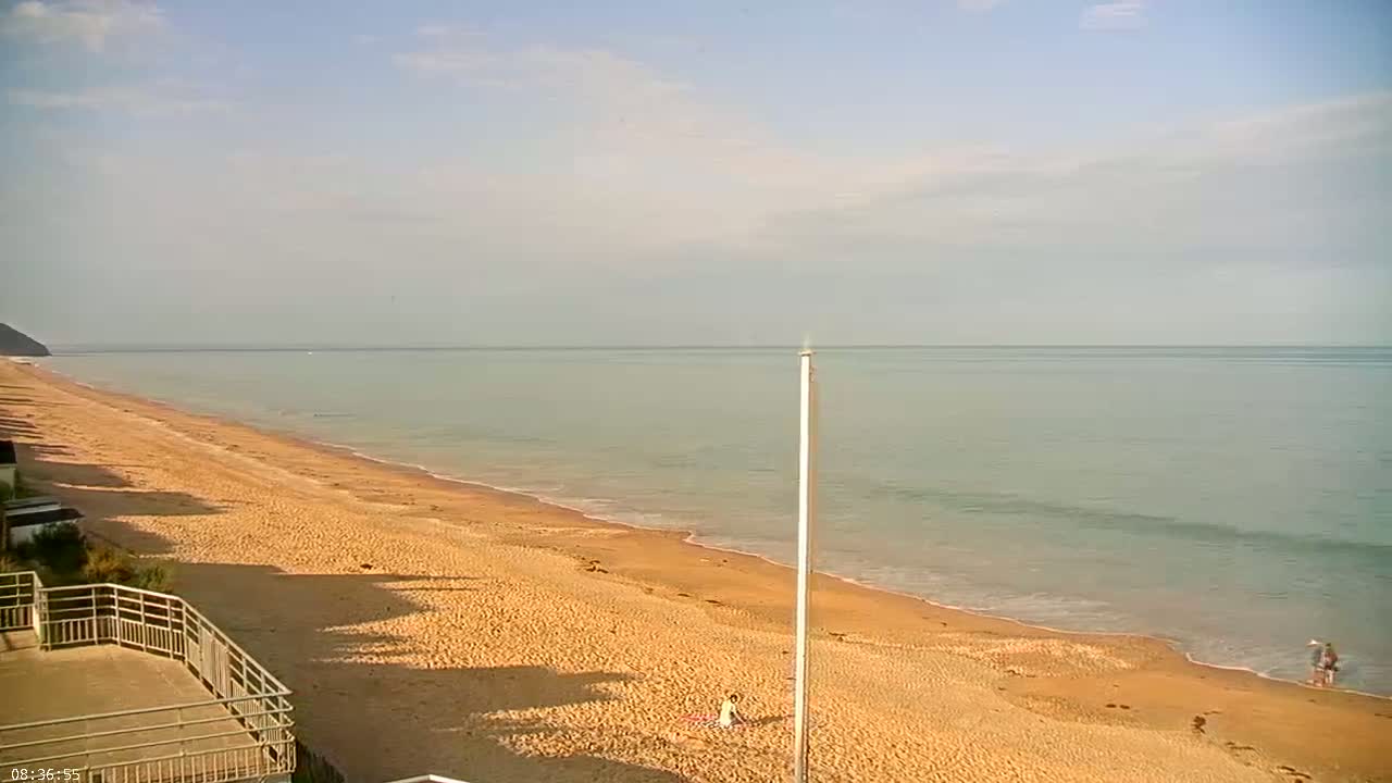 Plage de Jullouville Beach Live Cam - 	Avranches, Manche, Normandie, France