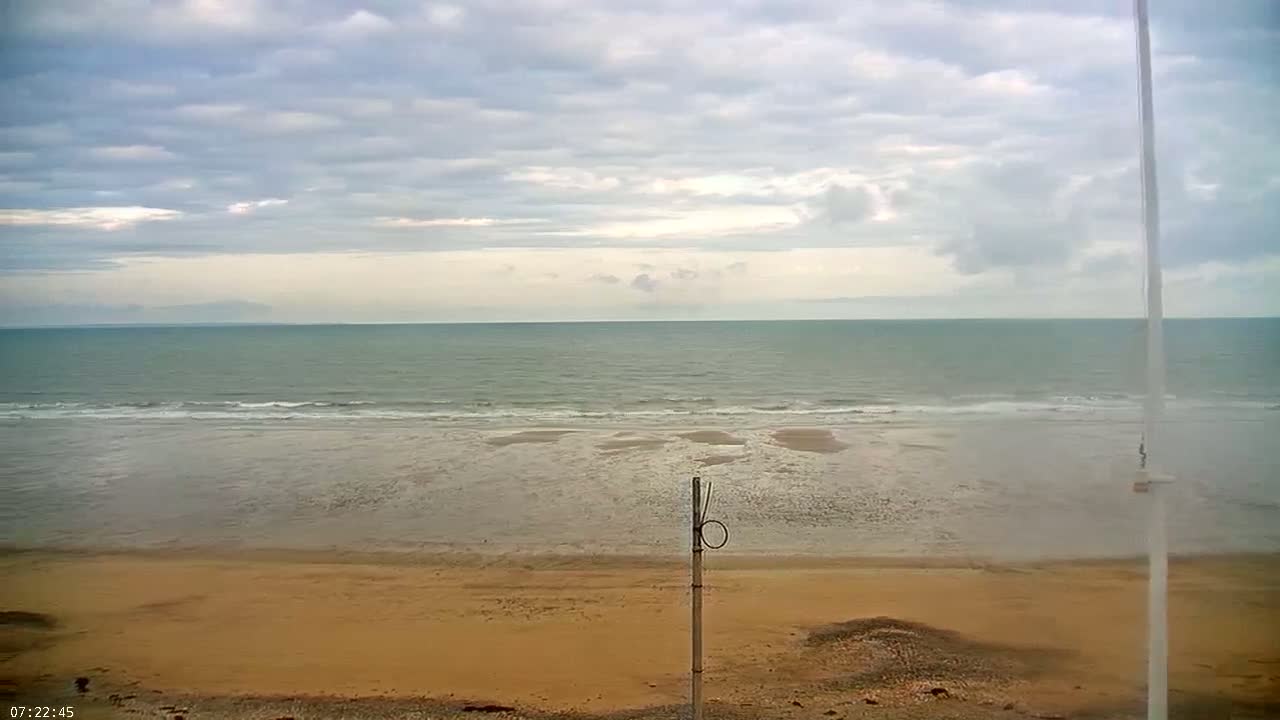 Plage de Jullouville Beach Live Cam - 	Avranches, Manche, Normandie, France