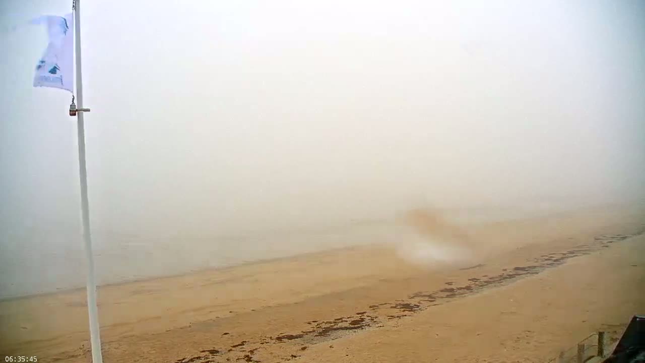 Plage de Jullouville Beach Live Cam - 	Avranches, Manche, Normandie, France