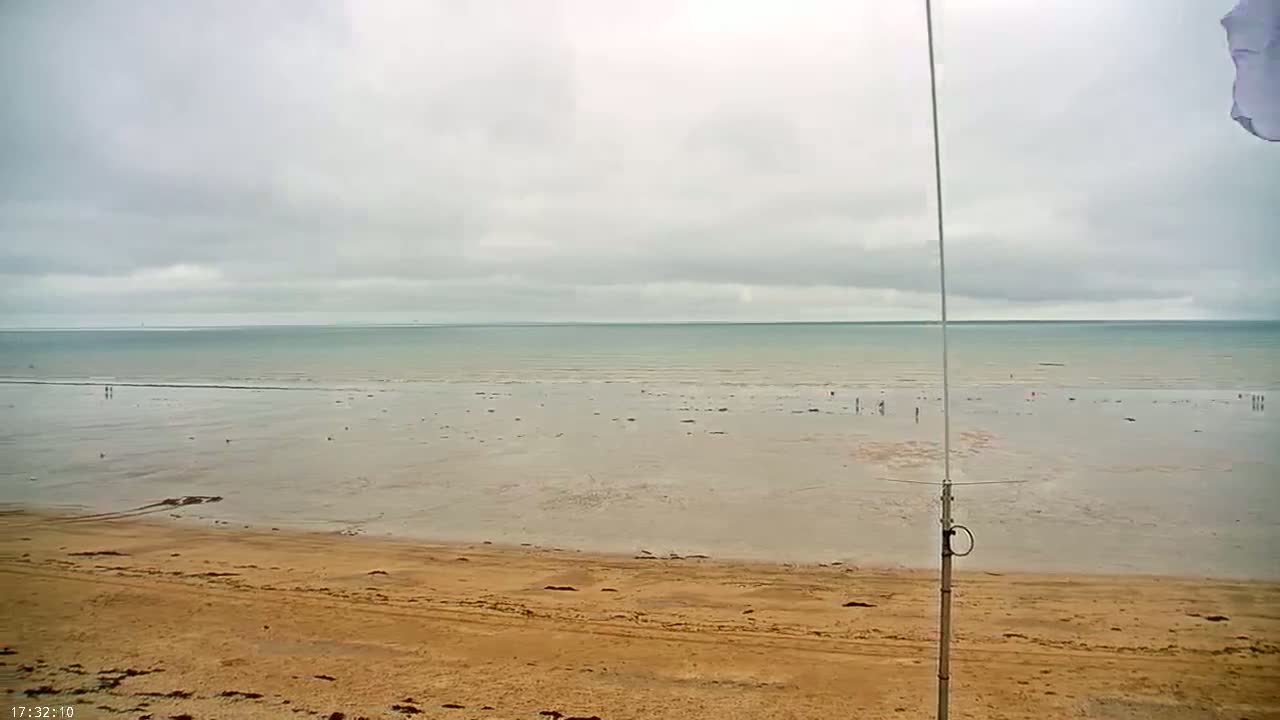 Plage de Jullouville Beach Live Cam - 	Avranches, Manche, Normandie, France