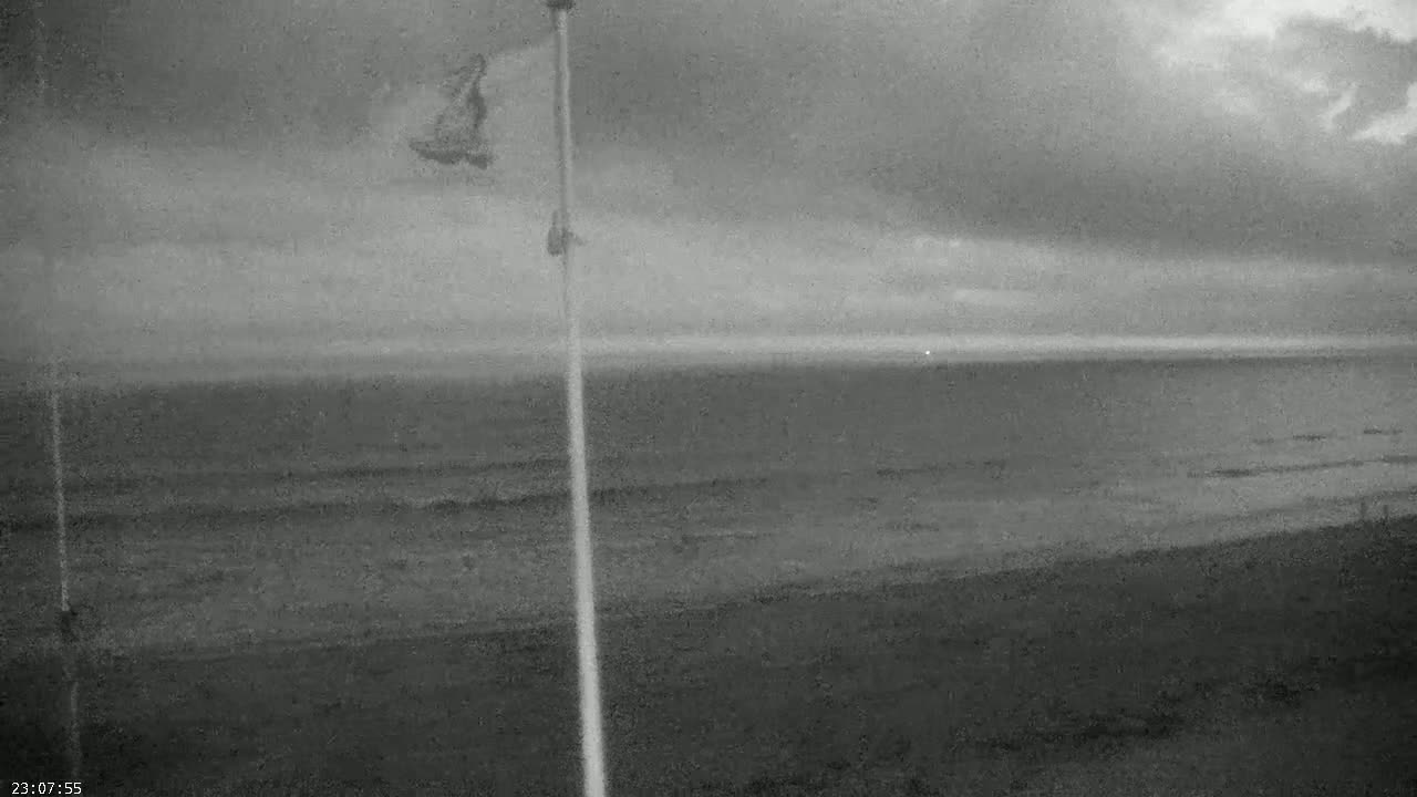 Plage de Jullouville Beach Live Cam - 	Avranches, Manche, Normandie, France