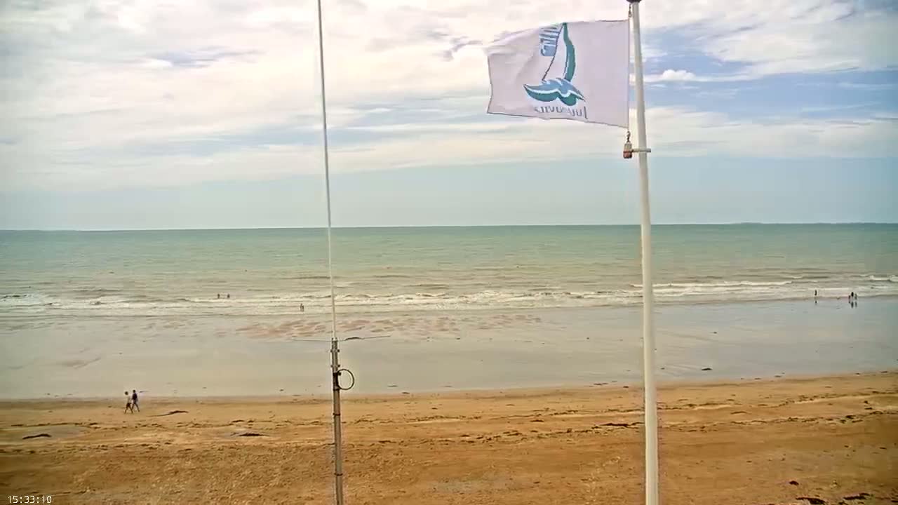 Plage de Jullouville Beach Live Cam - 	Avranches, Manche, Normandie, France