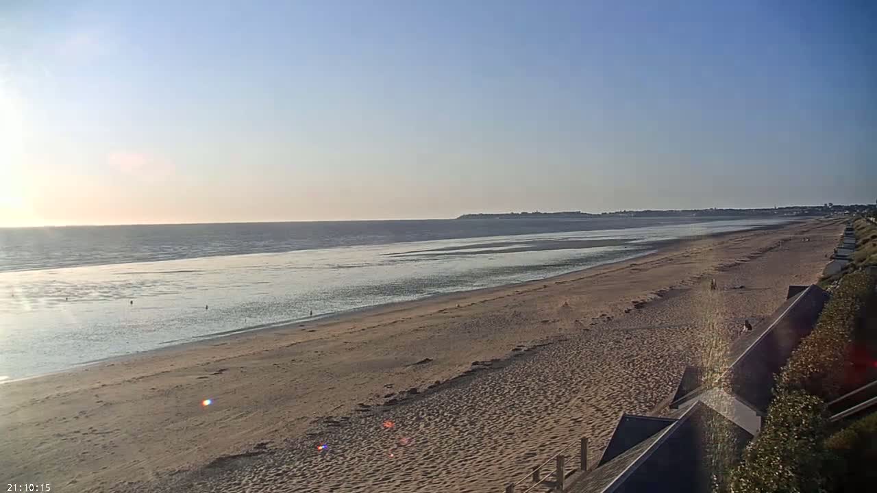 Plage de Jullouville Beach Live Cam - 	Avranches, Manche, Normandie, France