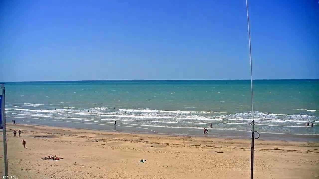 Plage de Jullouville Beach Live Cam - 	Avranches, Manche, Normandie, France