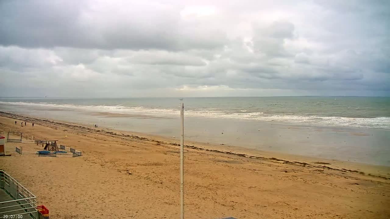 Plage de Jullouville Beach Live Cam - 	Avranches, Manche, Normandie, France