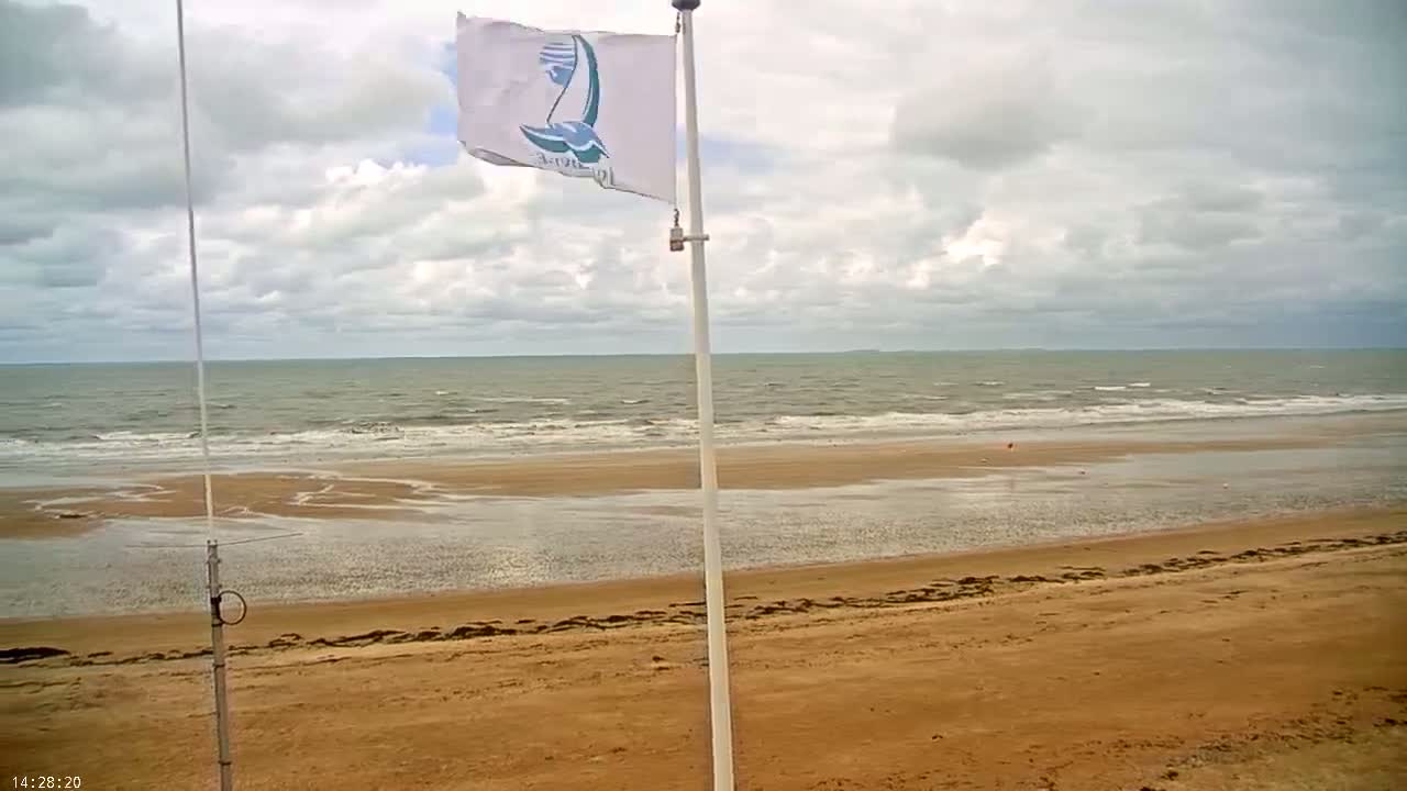 Plage de Jullouville Beach Live Cam - 	Avranches, Manche, Normandie, France